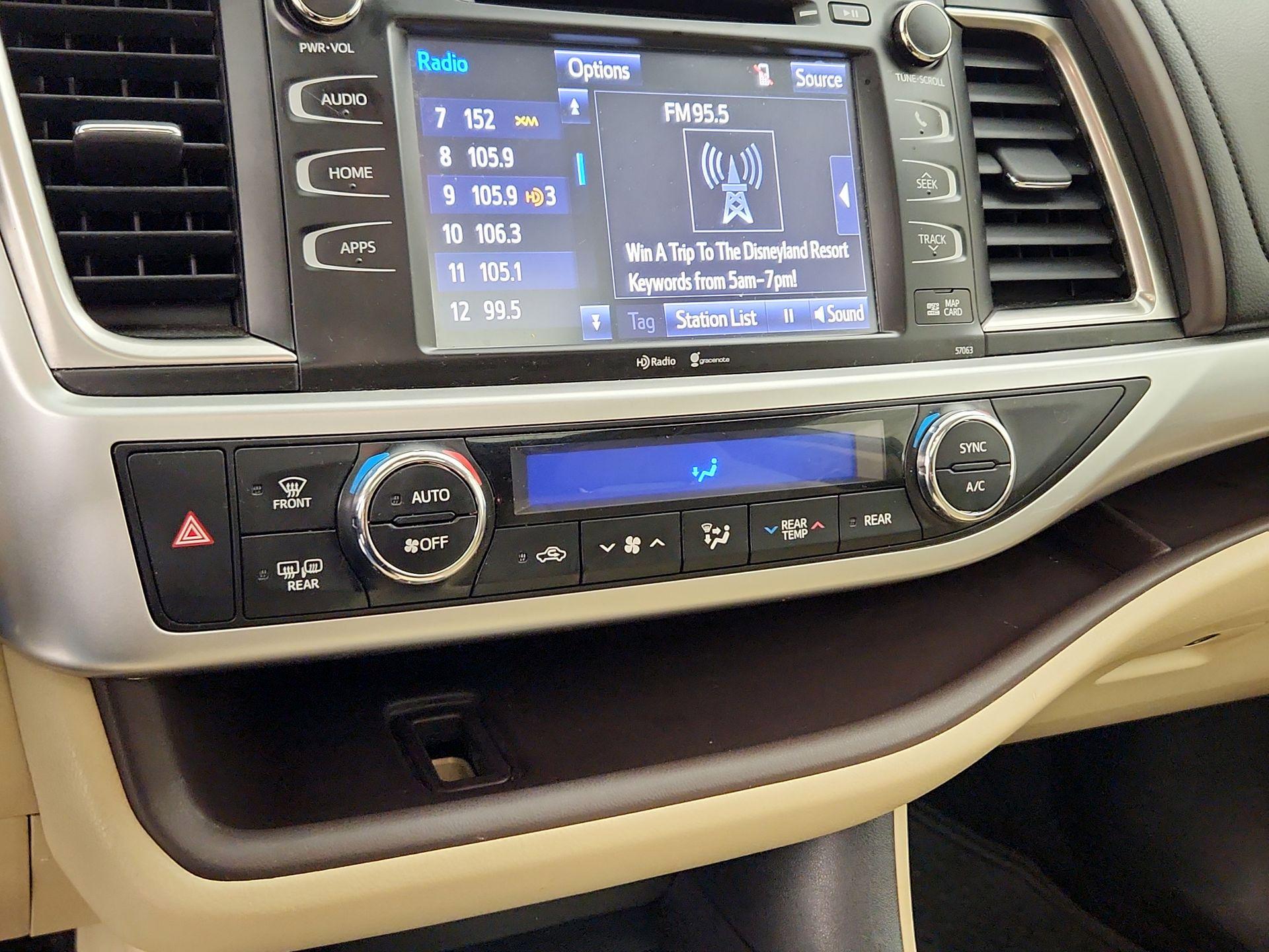 Thumbnail: 2015 Toyota Highlander - 16