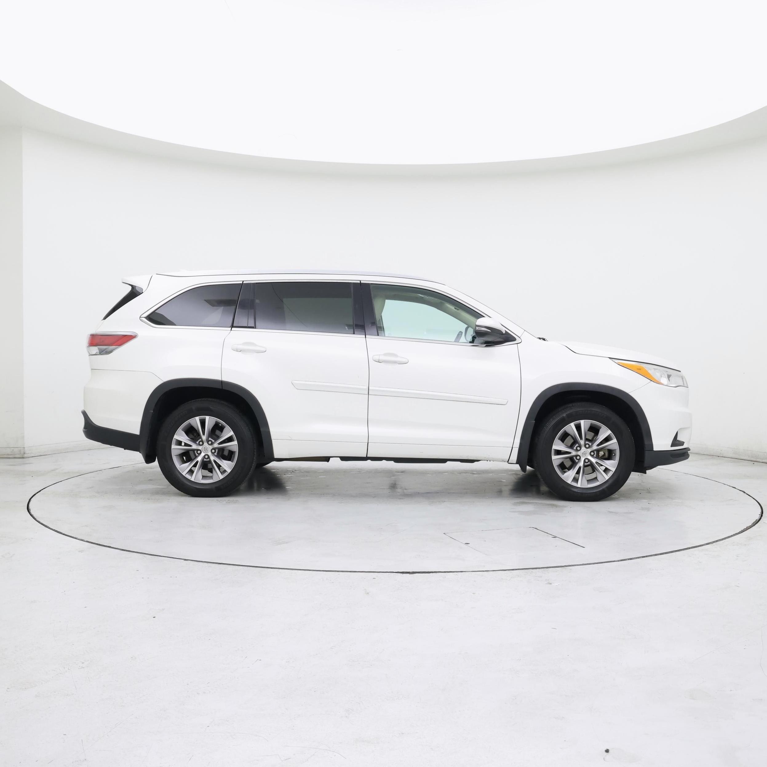 Thumbnail: 2015 Toyota Highlander - 7