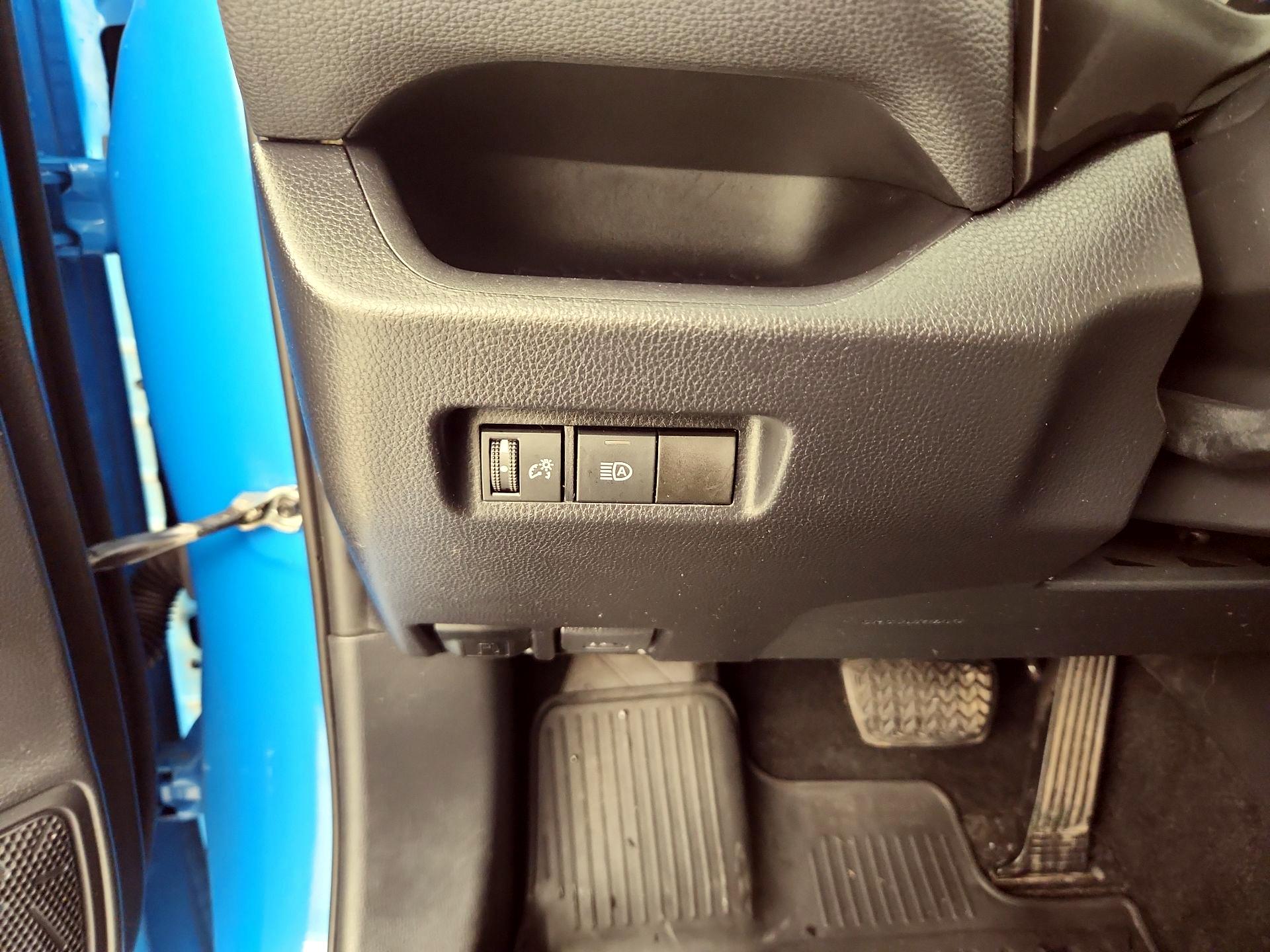 Thumbnail: 2019 Toyota RAV4 - 13