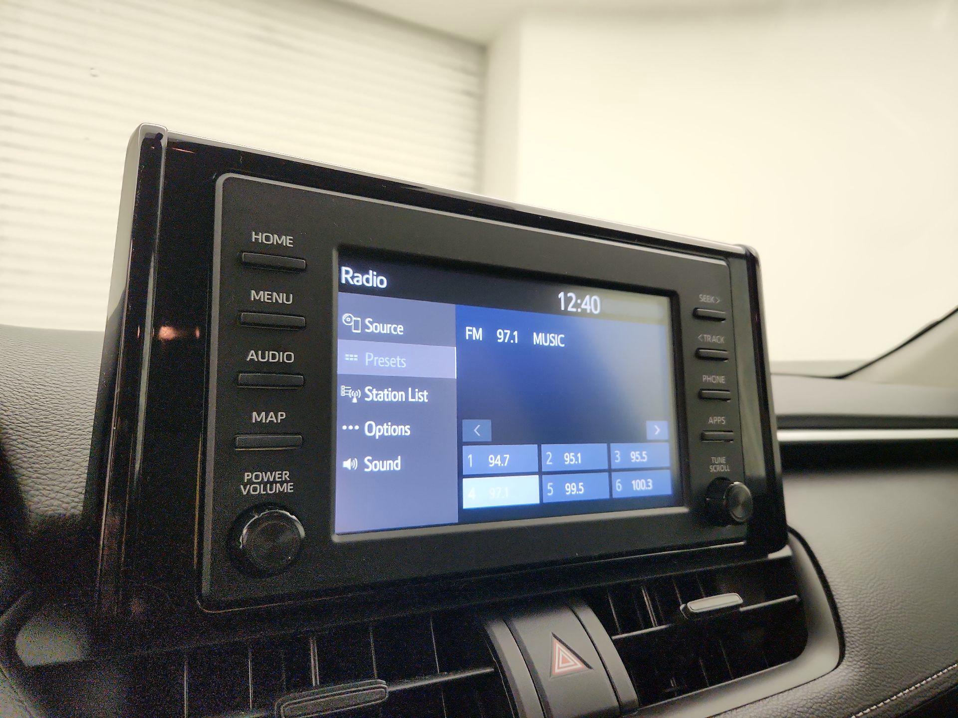 Thumbnail: 2019 Toyota RAV4 - 15