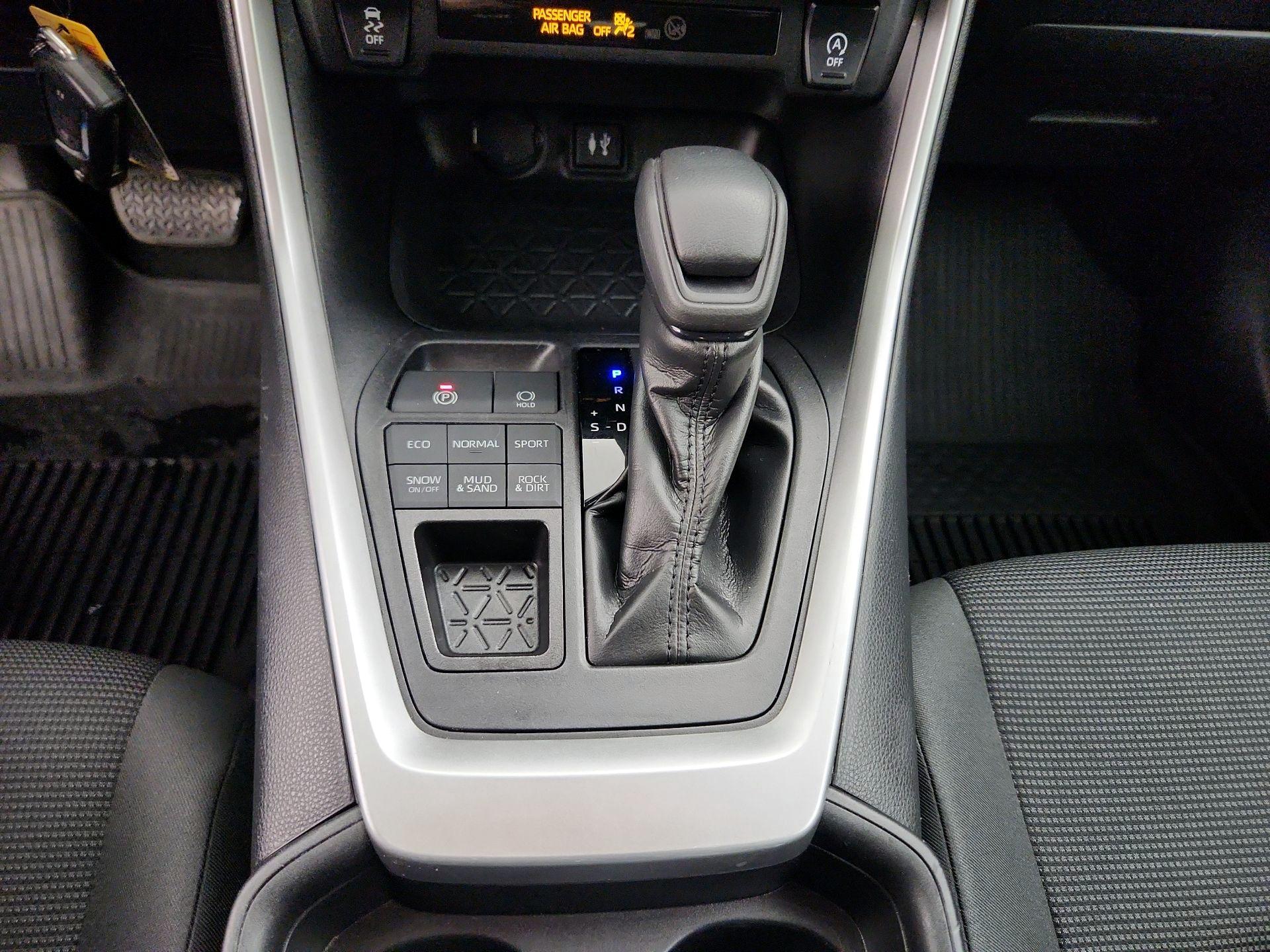 Thumbnail: 2019 Toyota RAV4 - 17