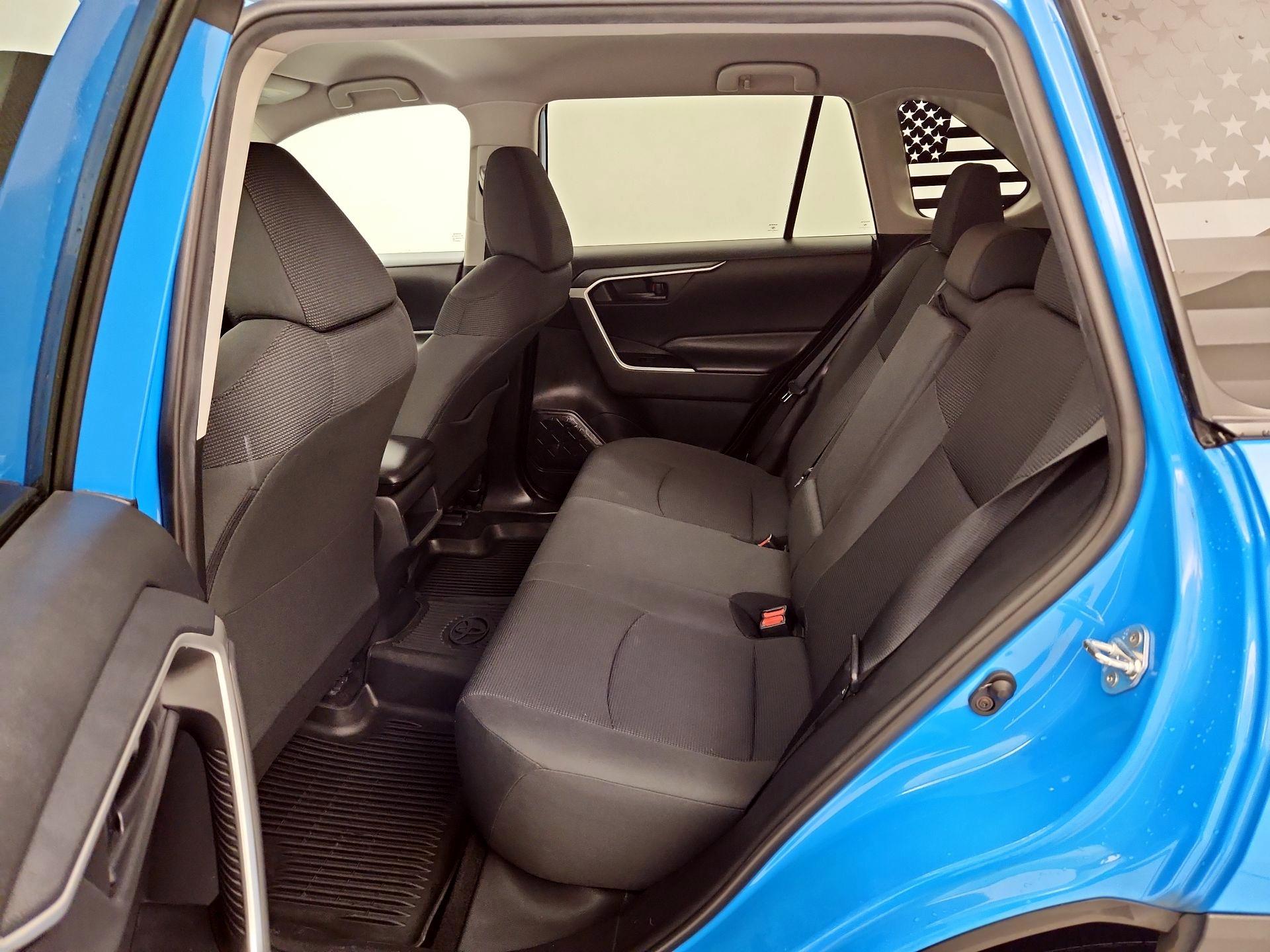 Thumbnail: 2019 Toyota RAV4 - 19