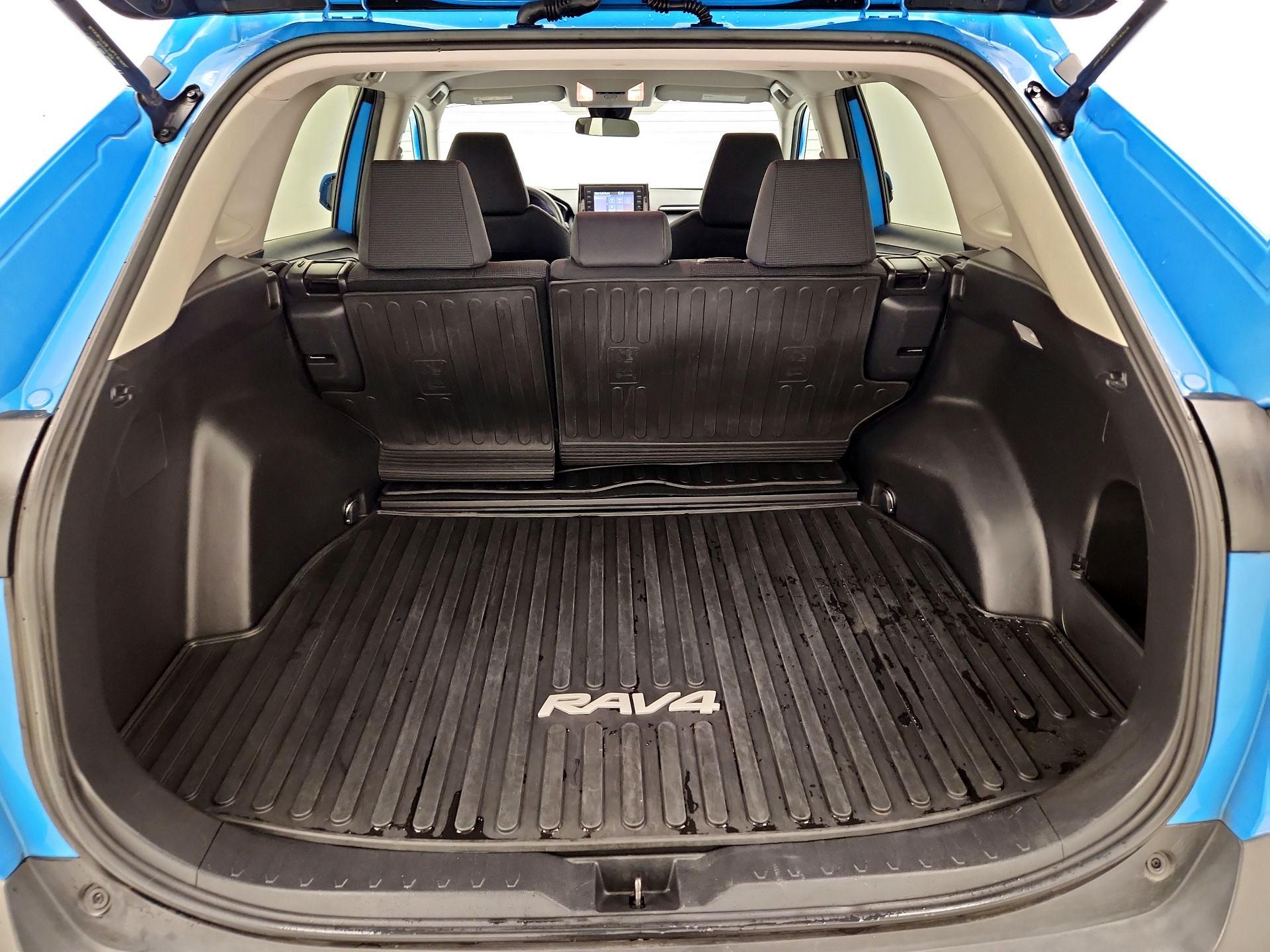 Thumbnail: 2019 Toyota RAV4 - 20