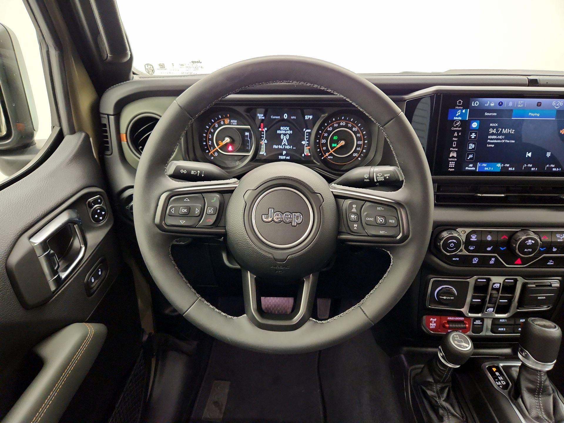 Thumbnail: 2025 Jeep Gladiator - 10