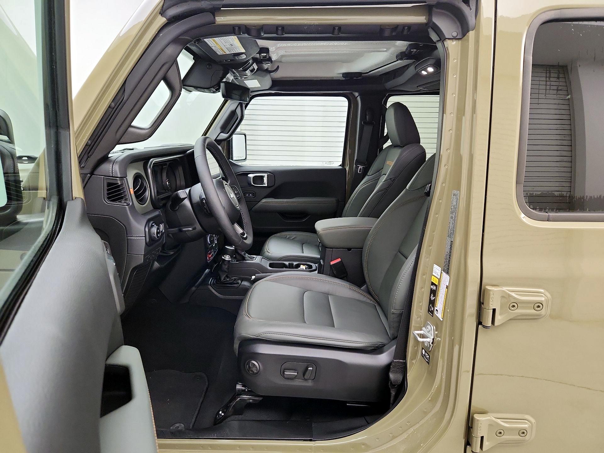 Thumbnail: 2025 Jeep Gladiator - 11