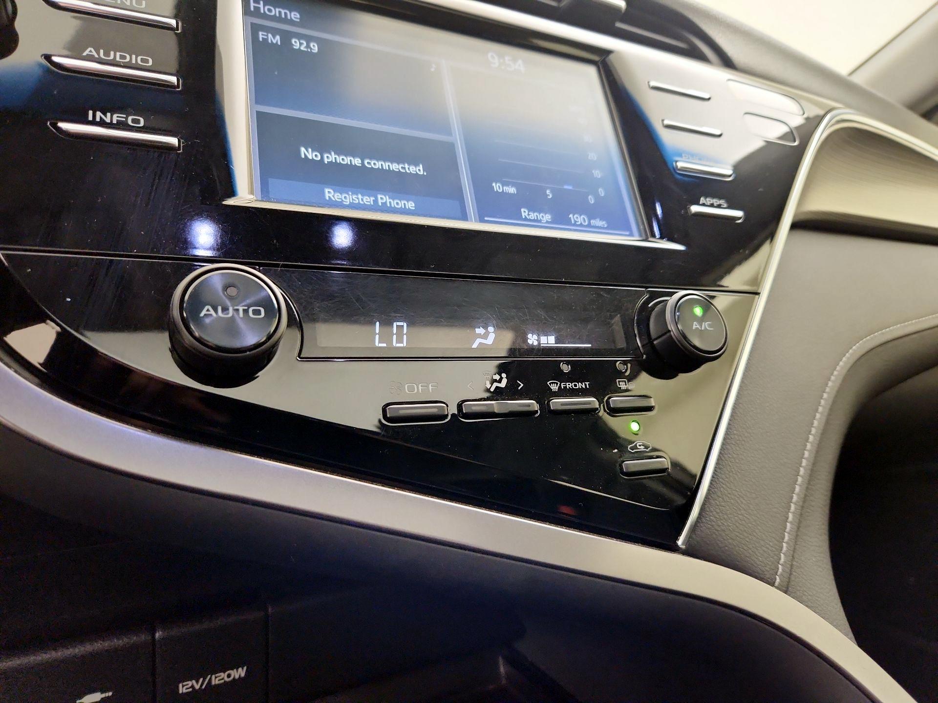 Thumbnail: 2018 Toyota Camry - 16