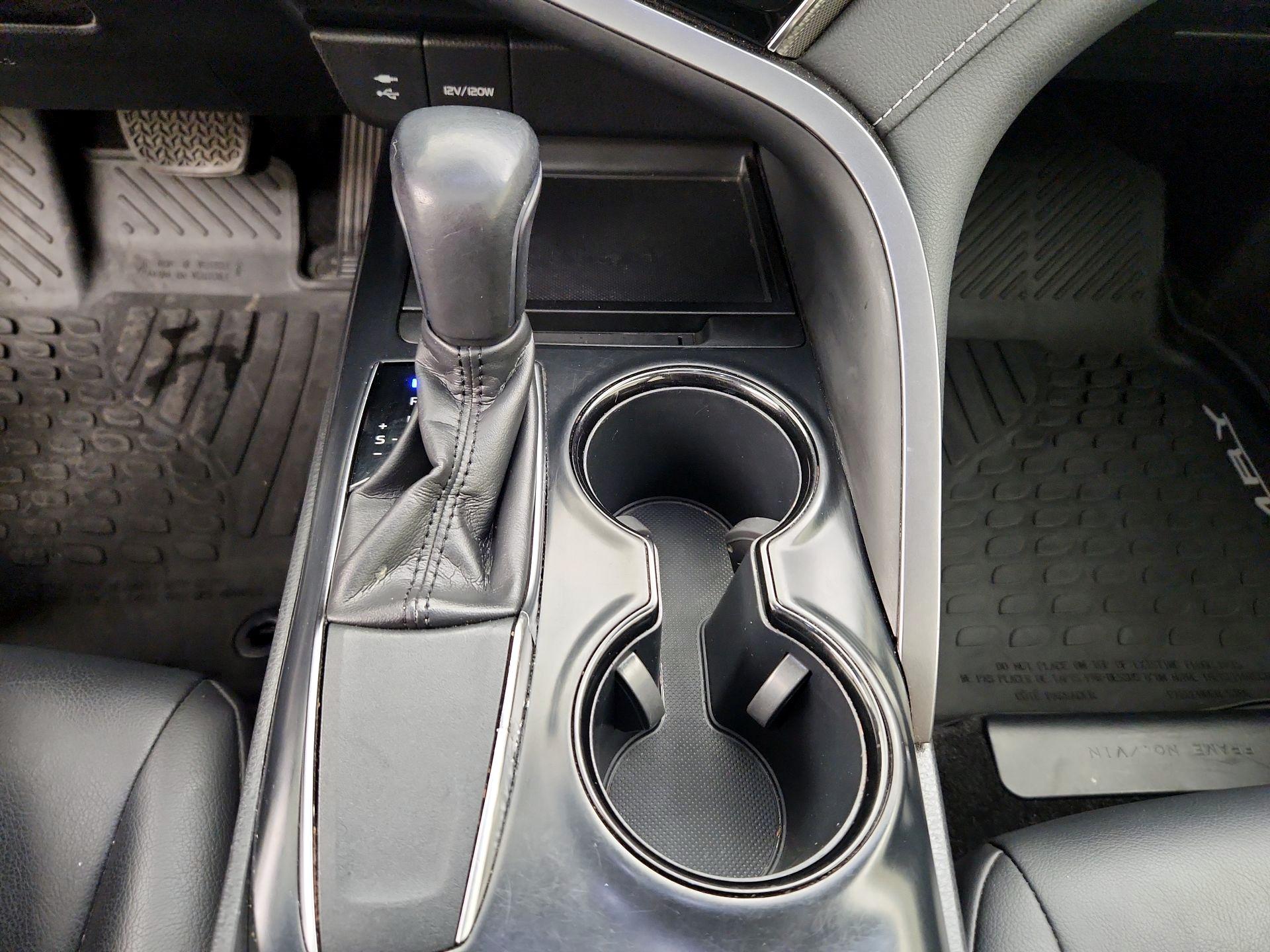 Thumbnail: 2018 Toyota Camry - 17