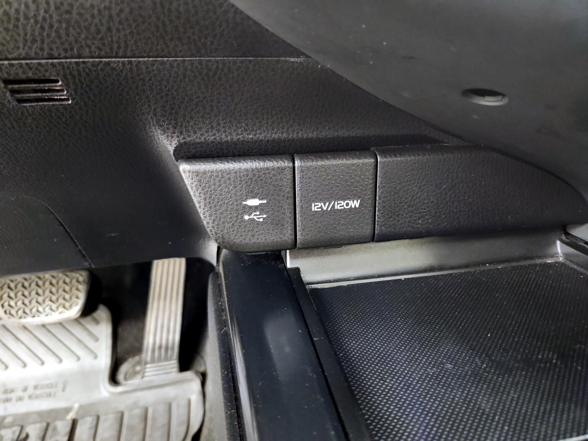 Thumbnail: 2018 Toyota Camry - 18