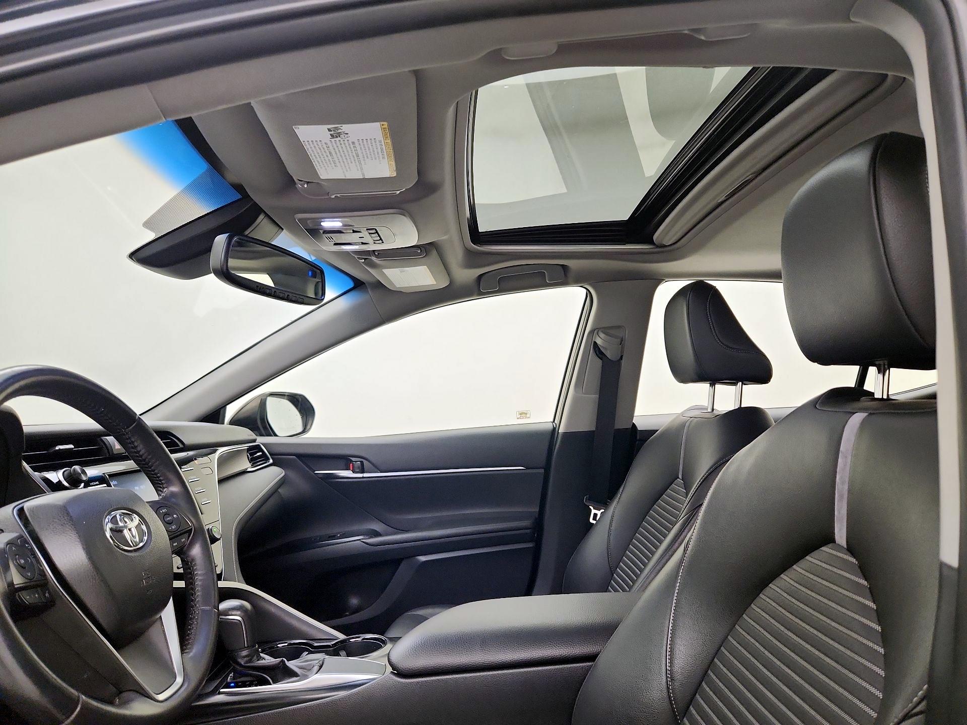 Thumbnail: 2018 Toyota Camry - 19