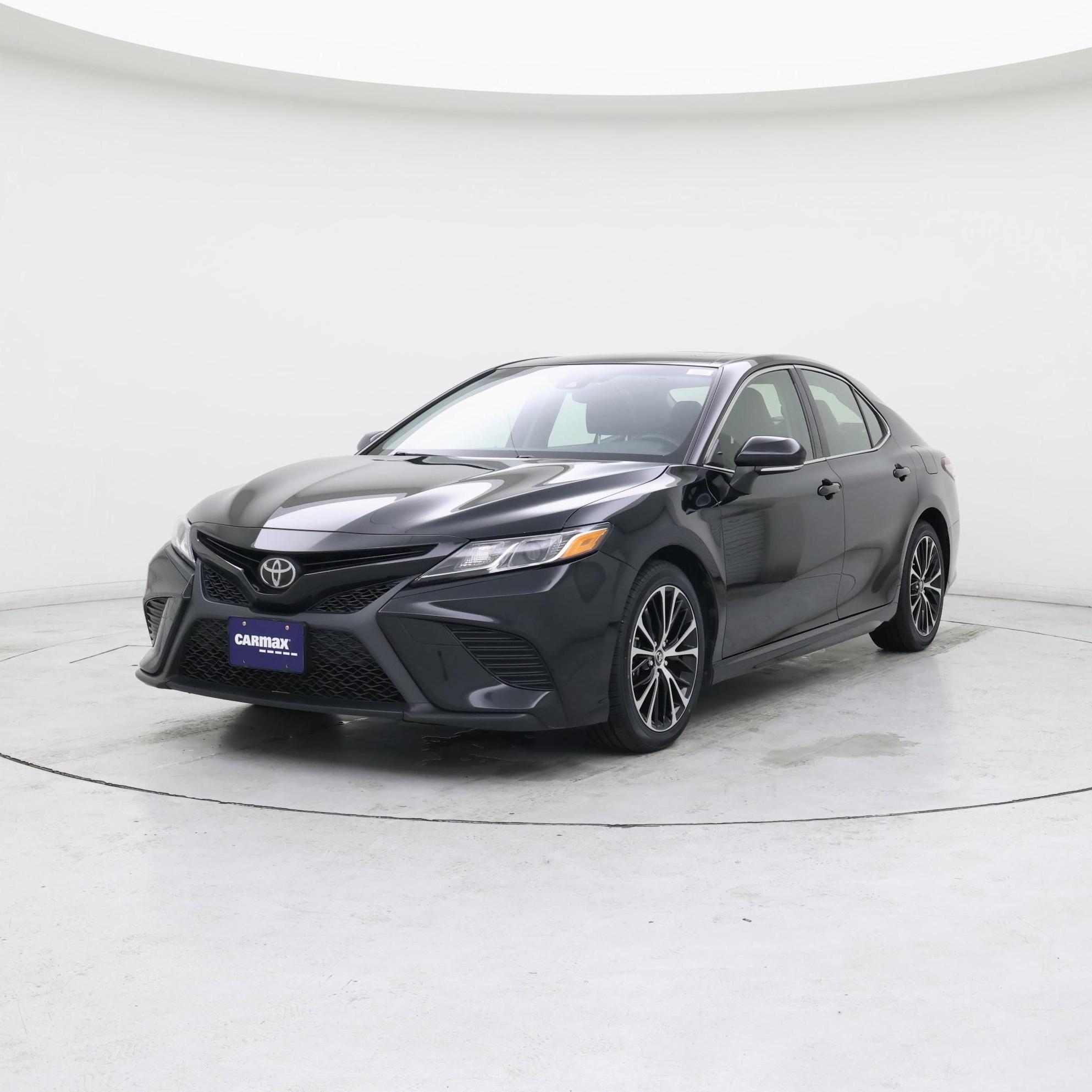 Thumbnail: 2018 Toyota Camry - 4