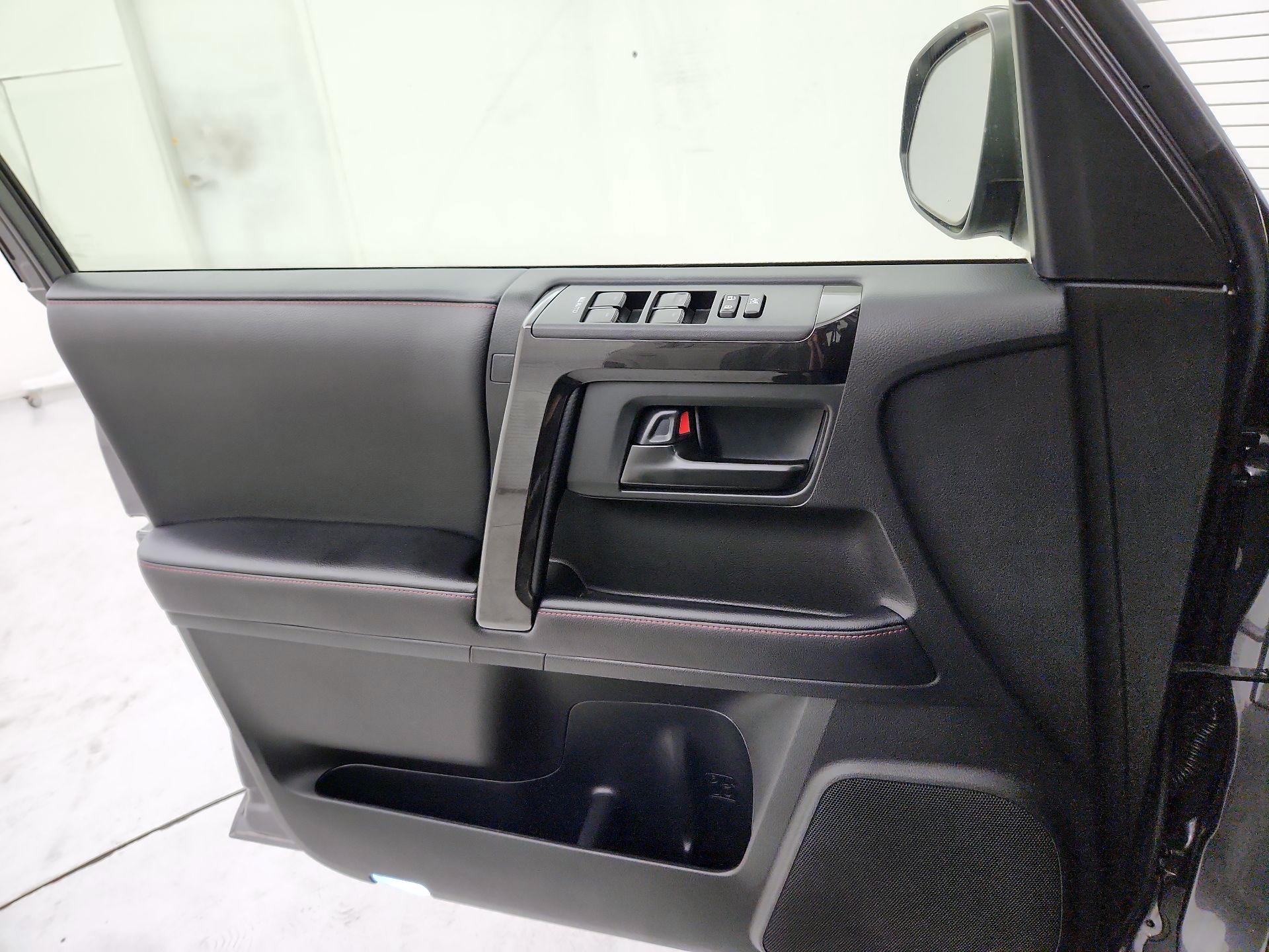 Thumbnail: 2021 Toyota 4Runner - 12