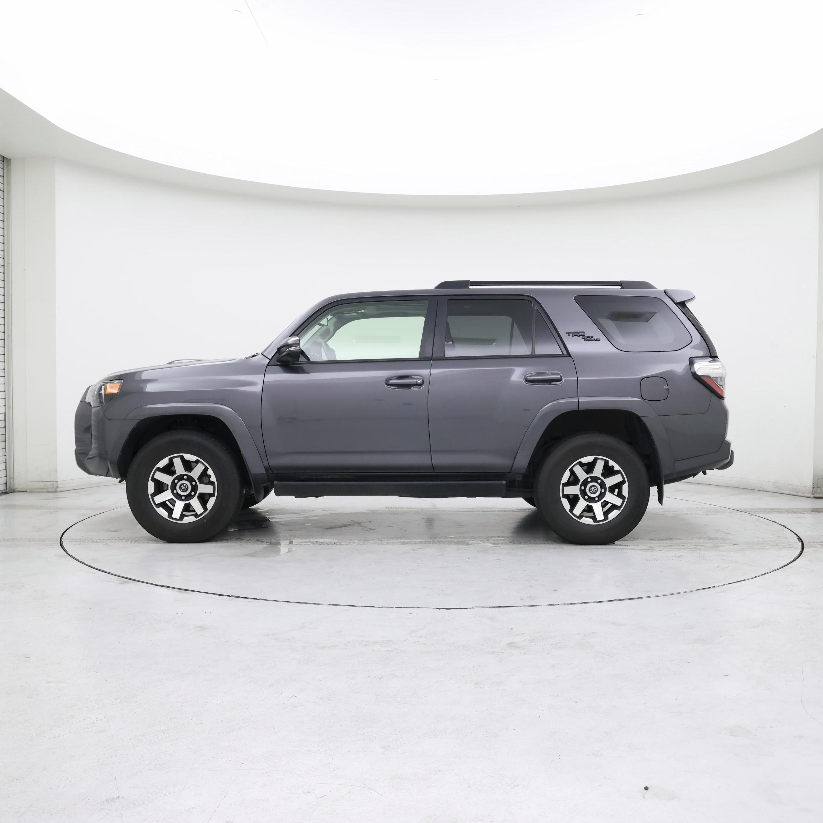 Thumbnail: 2021 Toyota 4Runner - 3