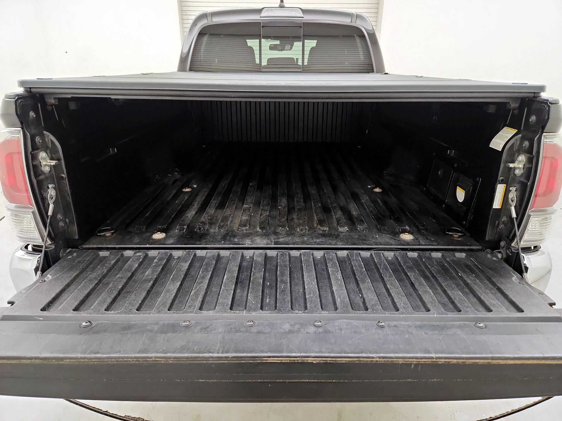 Thumbnail: 2021 Toyota Tacoma - 20