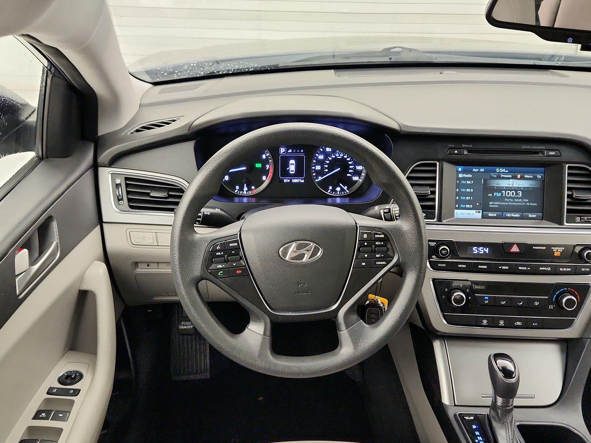 Thumbnail: 2016 Hyundai Sonata - 10