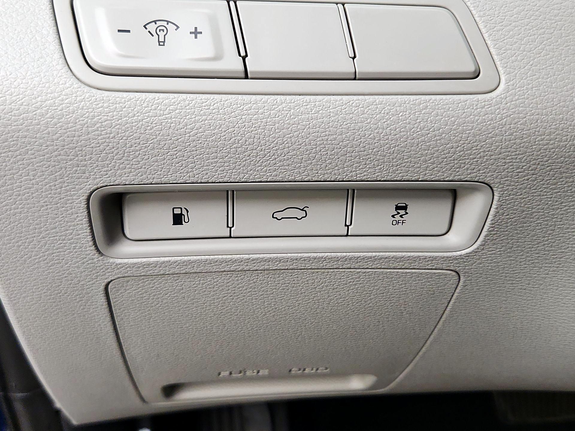 Thumbnail: 2016 Hyundai Sonata - 13