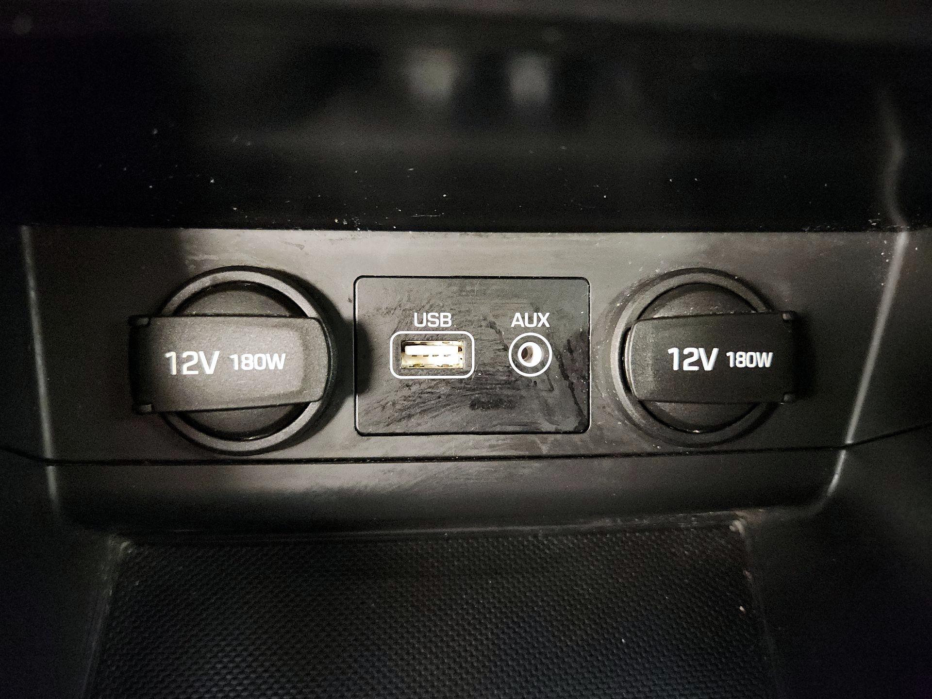 Thumbnail: 2016 Hyundai Sonata - 18