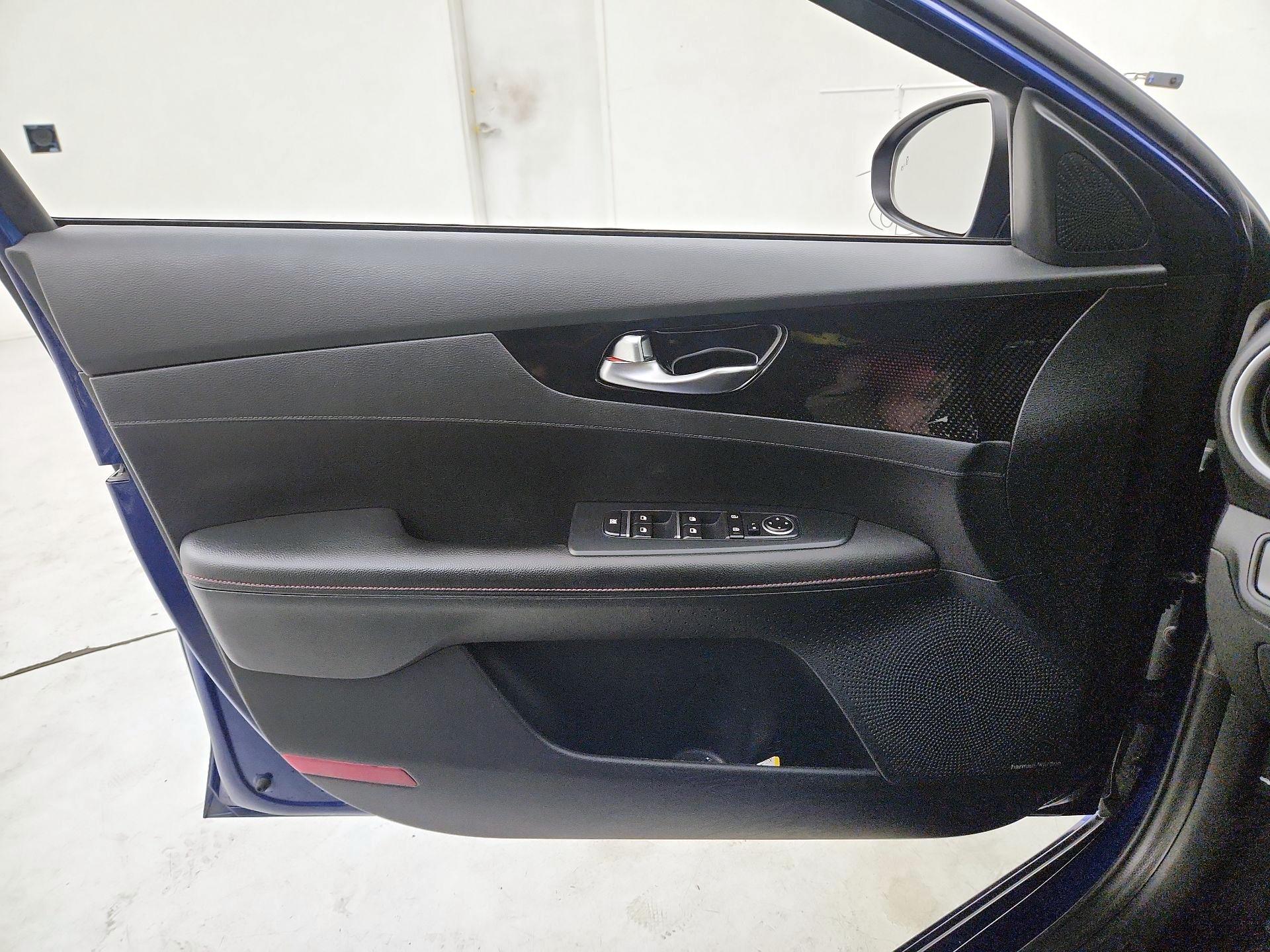 Thumbnail: 2020 Kia Forte - 12