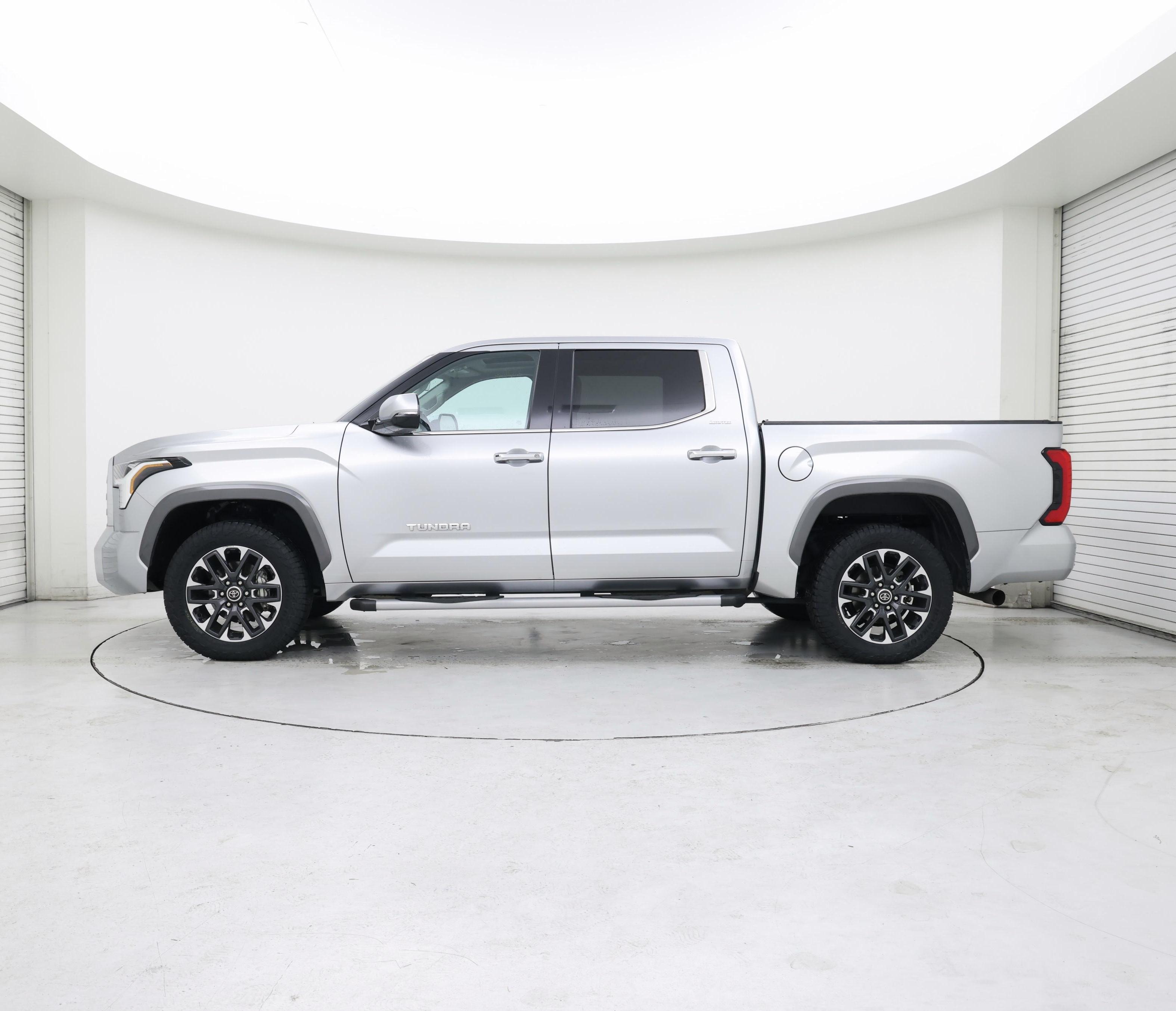 Thumbnail: 2022 Toyota Tundra - 3