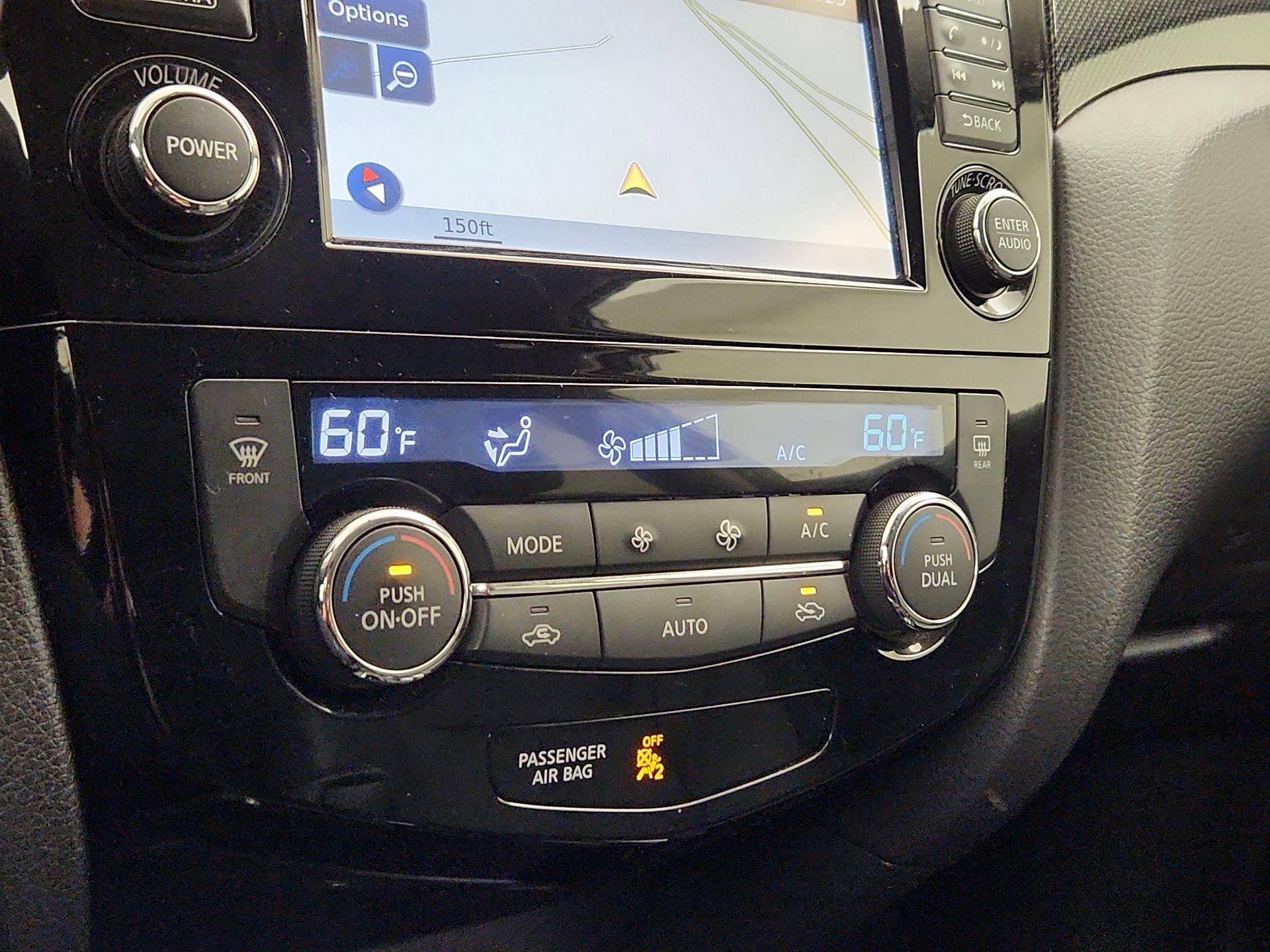 Thumbnail: 2015 Nissan Rogue - 17