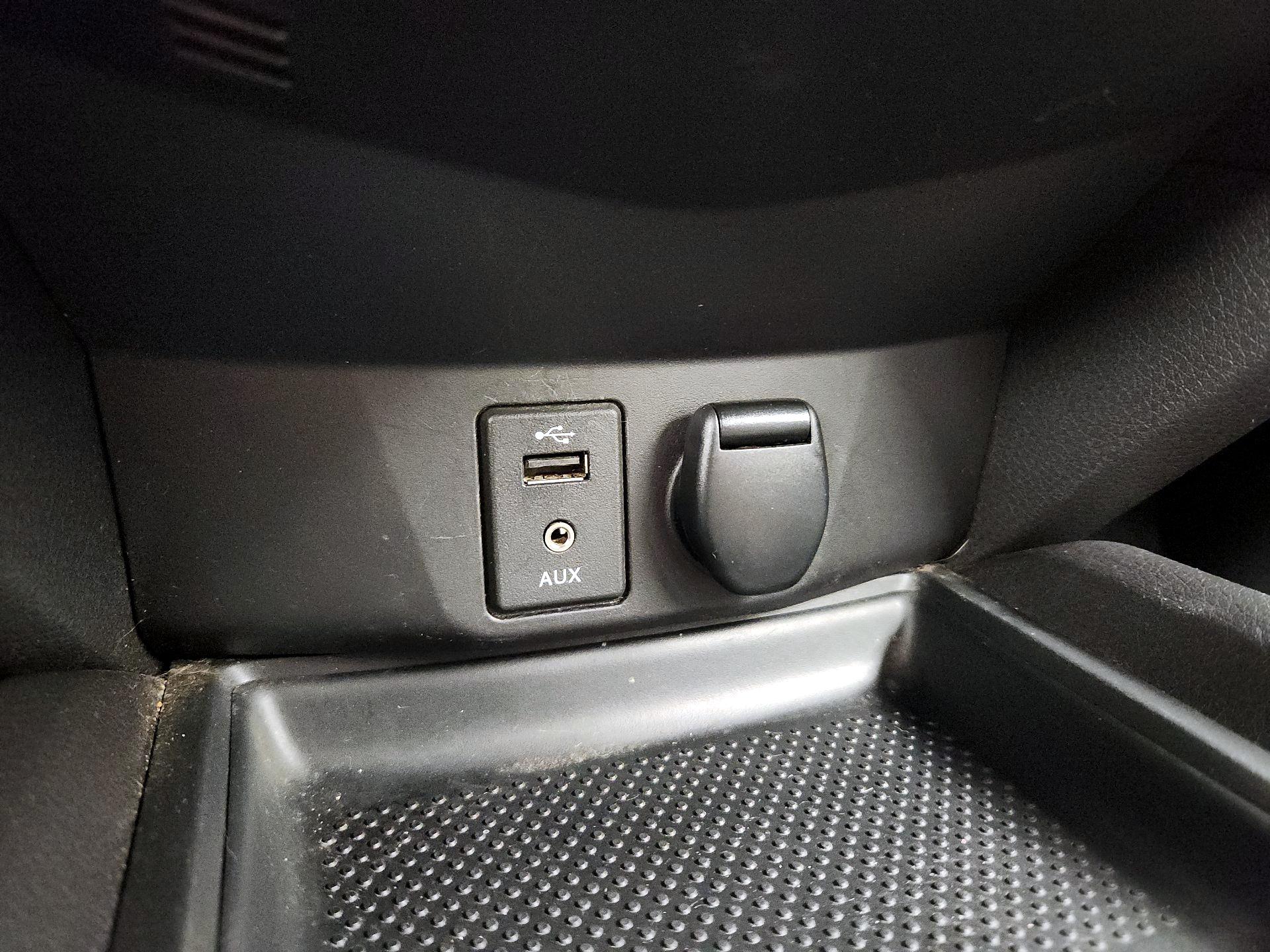 Thumbnail: 2015 Nissan Rogue - 19