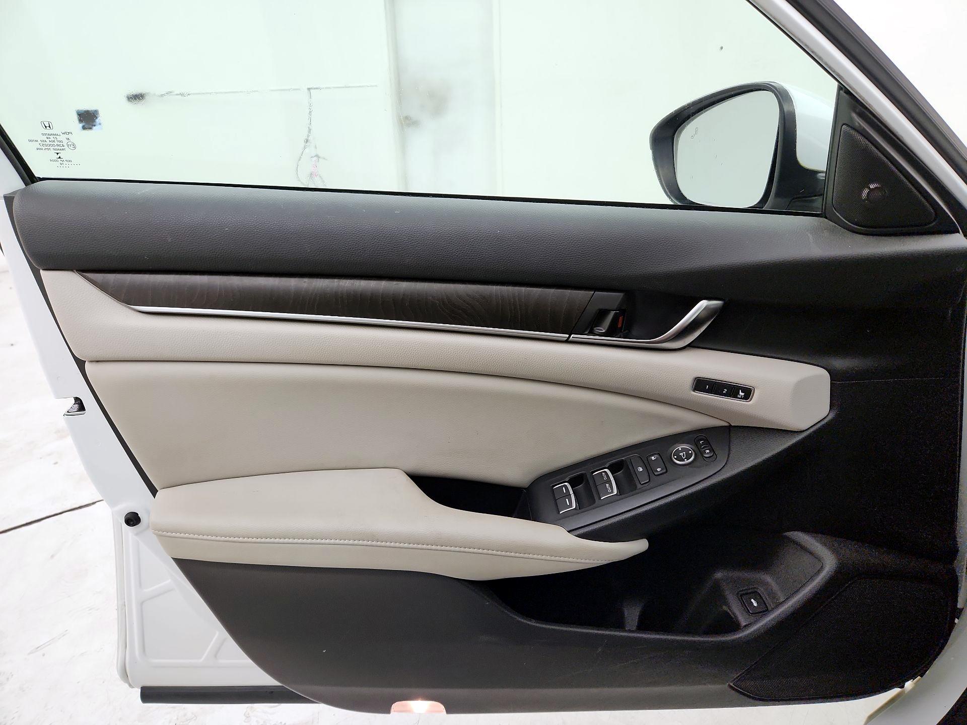 Thumbnail: 2018 Honda Accord - 12