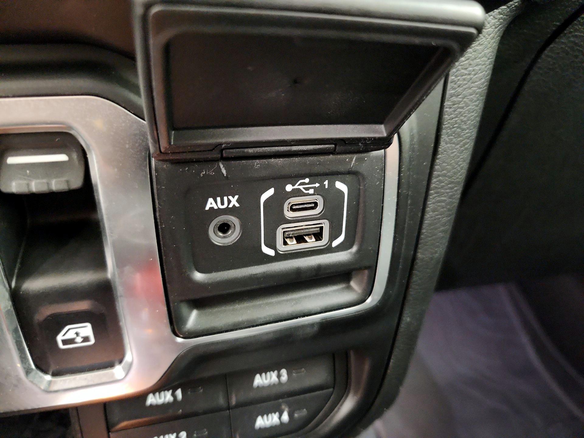 Thumbnail: 2021 Jeep Wrangler - 18