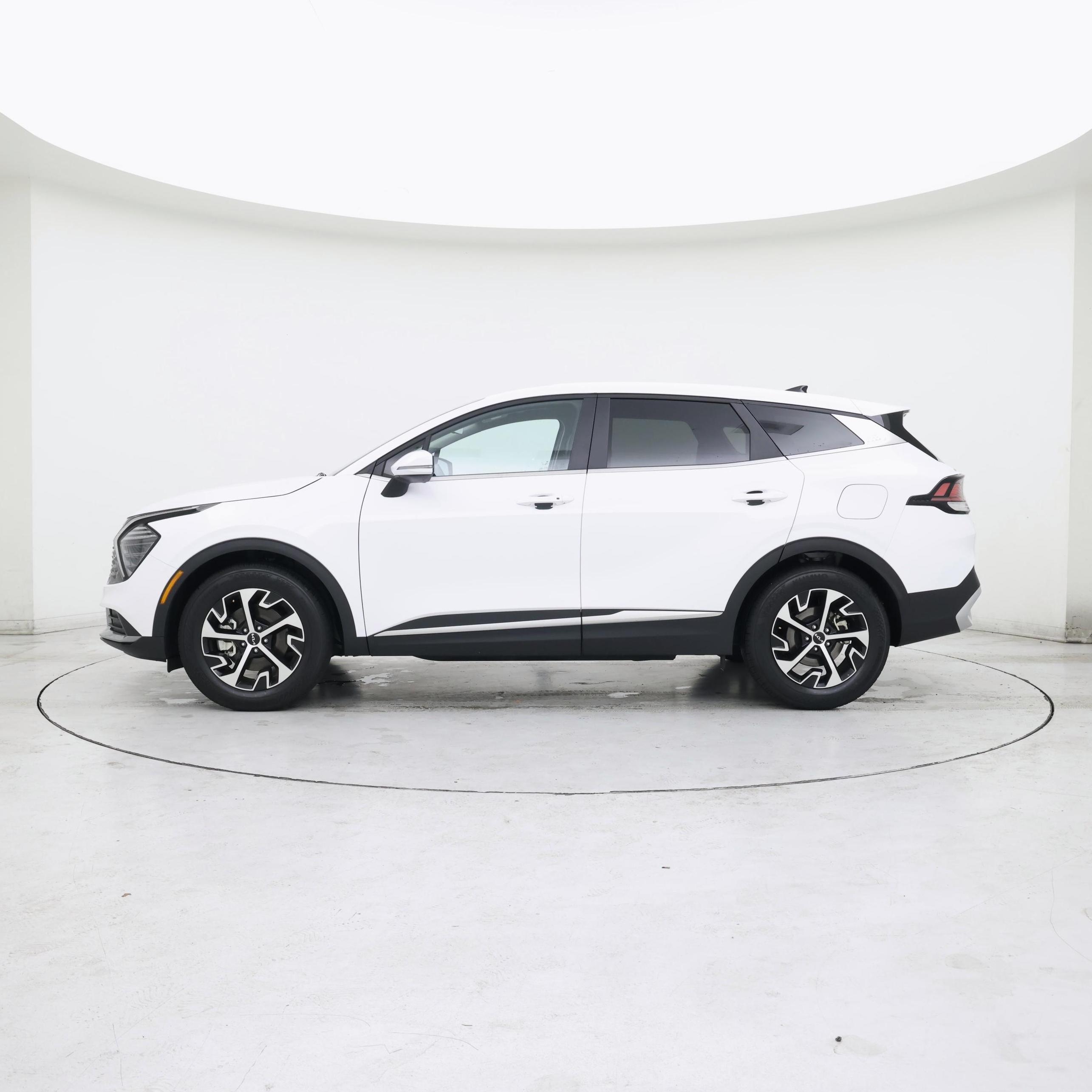 Thumbnail: 2024 Kia Sportage - 3