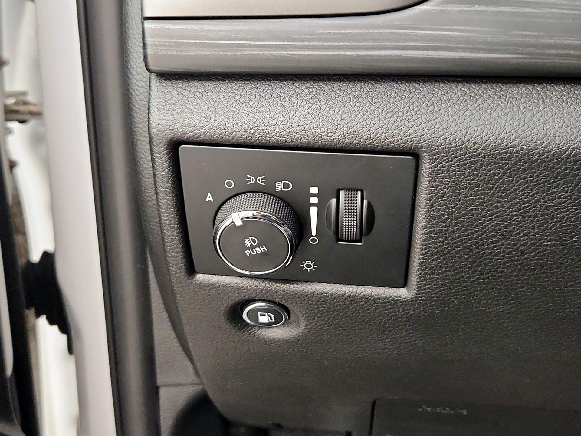 Thumbnail: 2019 Jeep Grand Cherokee - 13