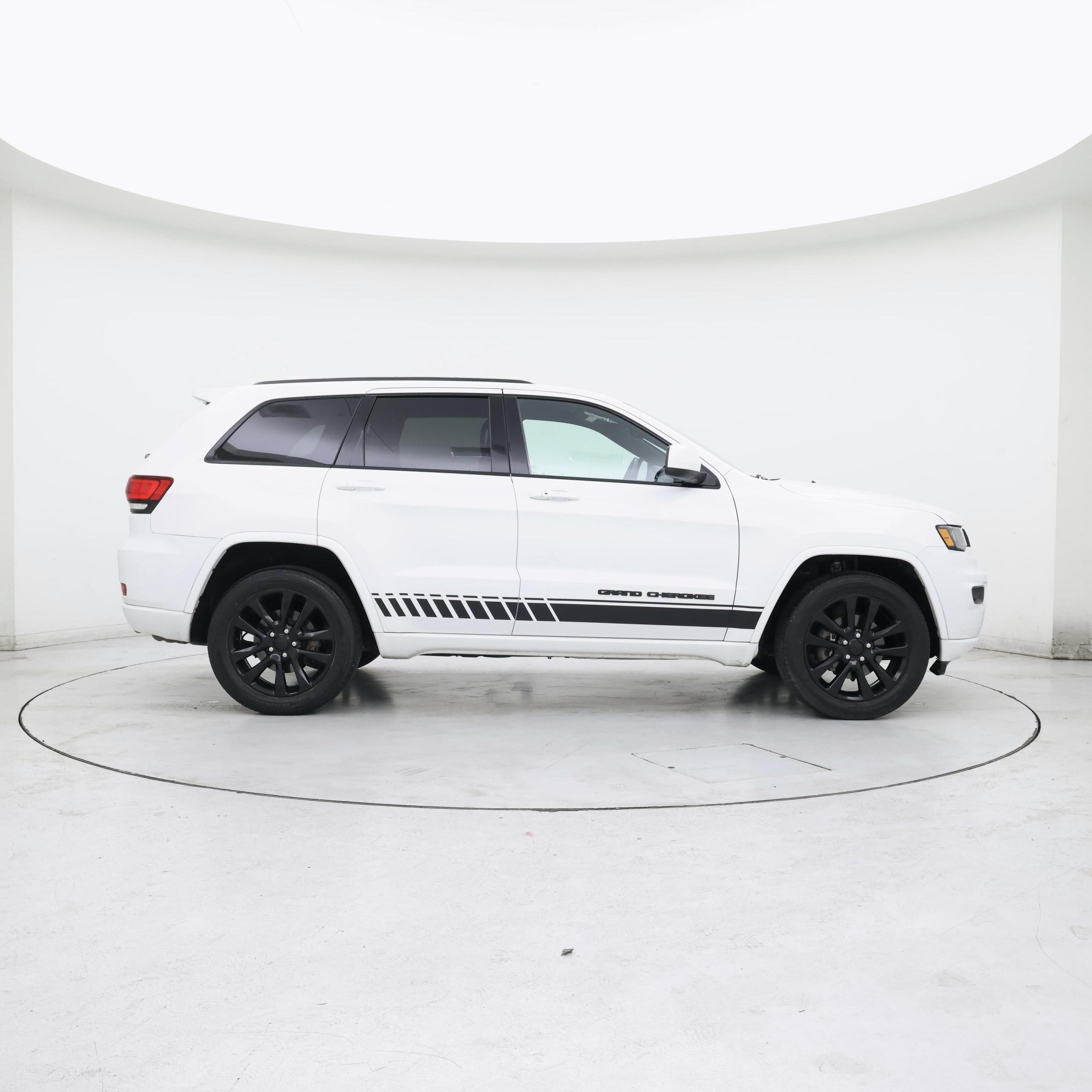 Thumbnail: 2019 Jeep Grand Cherokee - 7