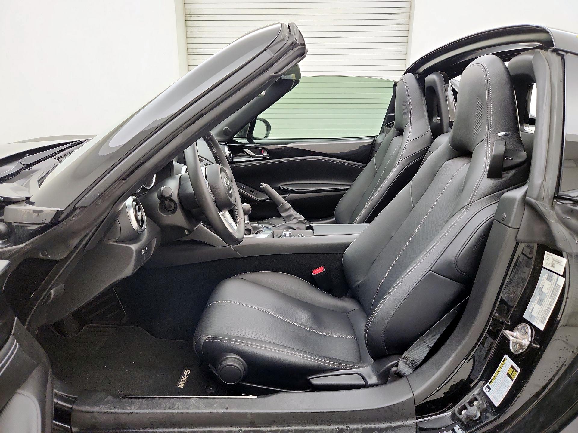 Thumbnail: 2022 Mazda MX-5 Miata - 11