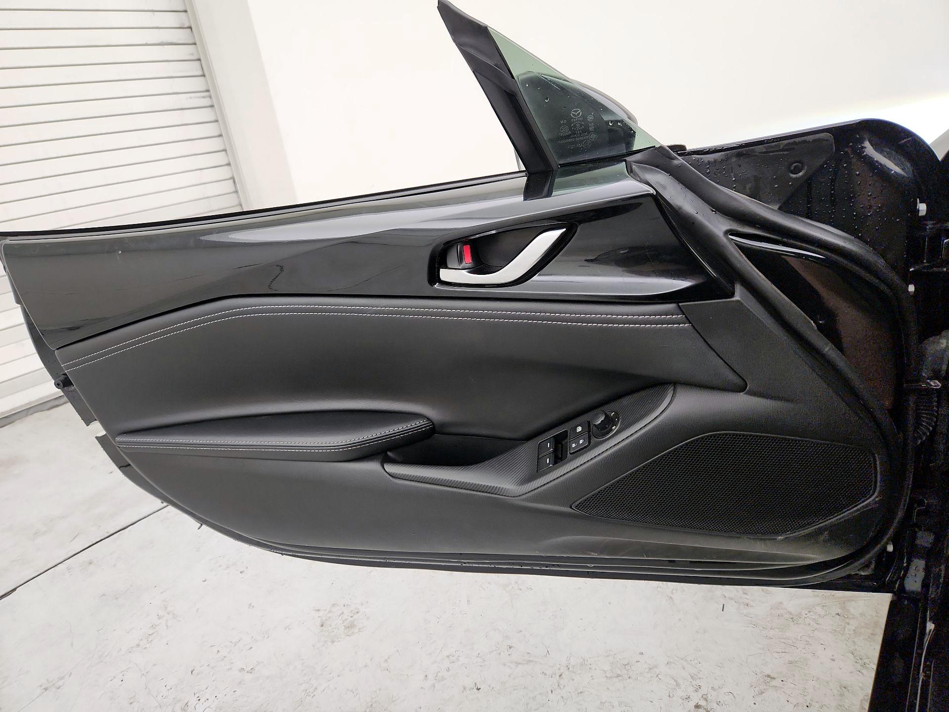 Thumbnail: 2022 Mazda MX-5 Miata - 12