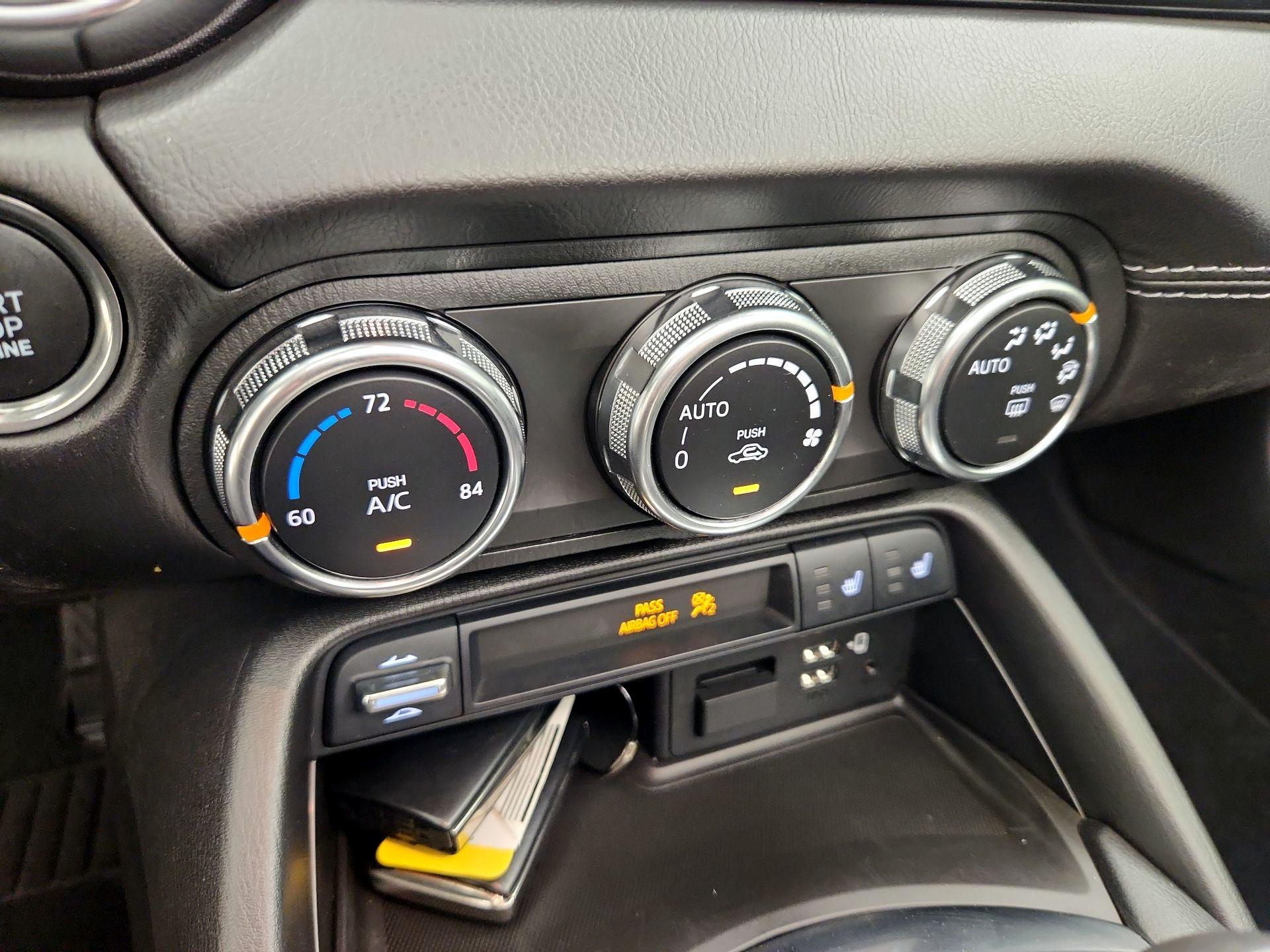 Thumbnail: 2022 Mazda MX-5 Miata - 17