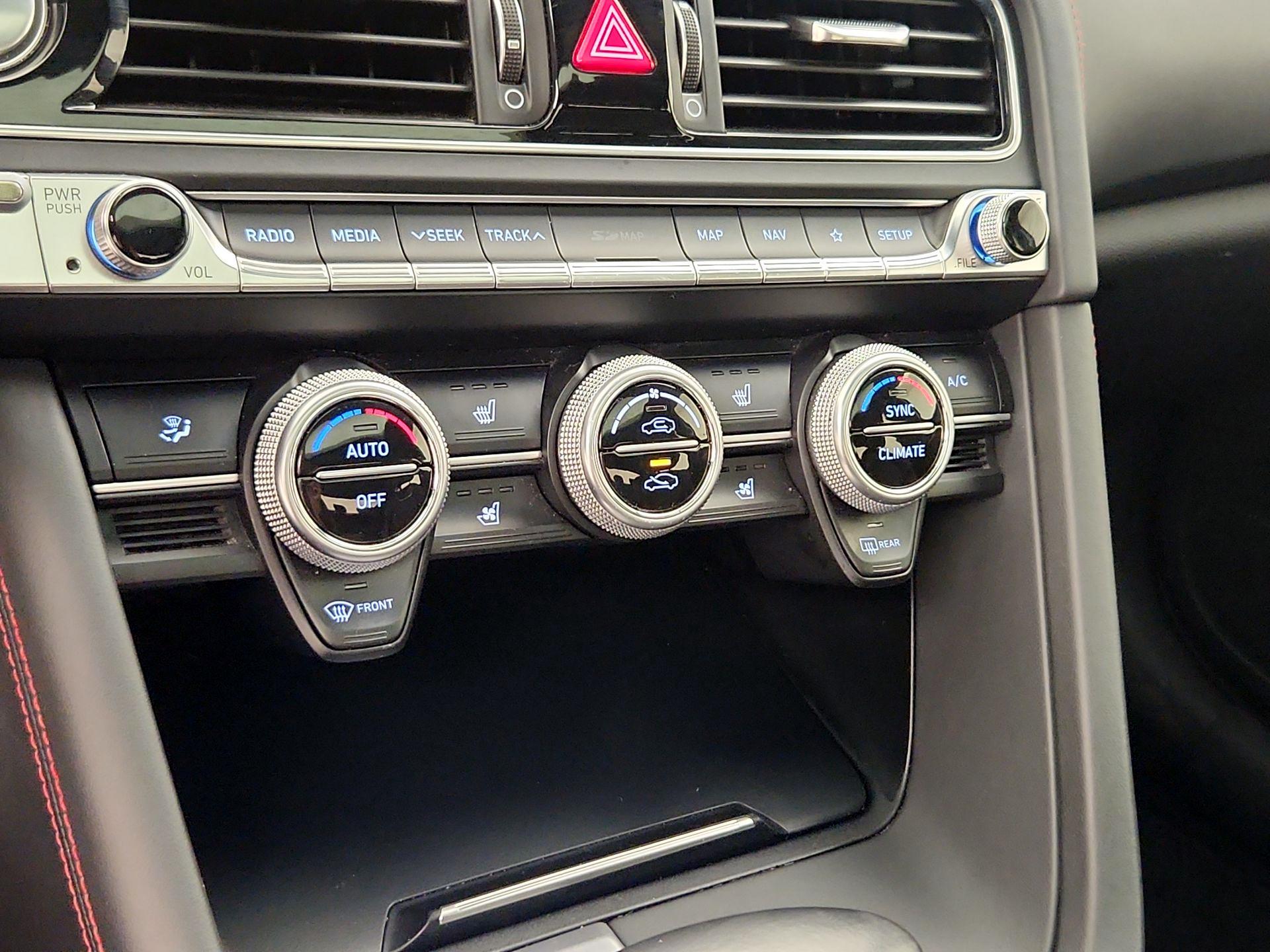 Thumbnail: 2019 Genesis G70 - 17