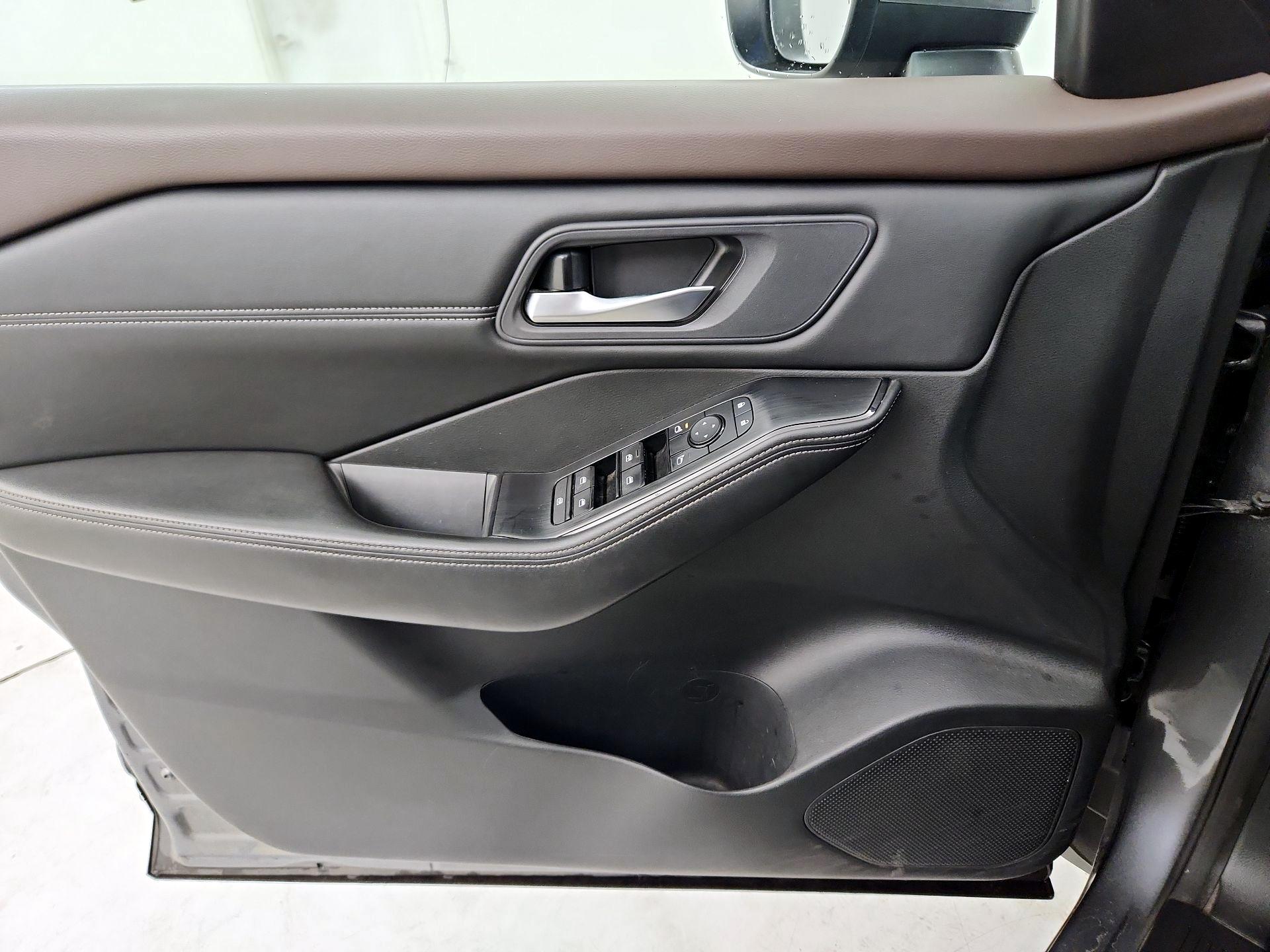 Thumbnail: 2023 Nissan Rogue - 12