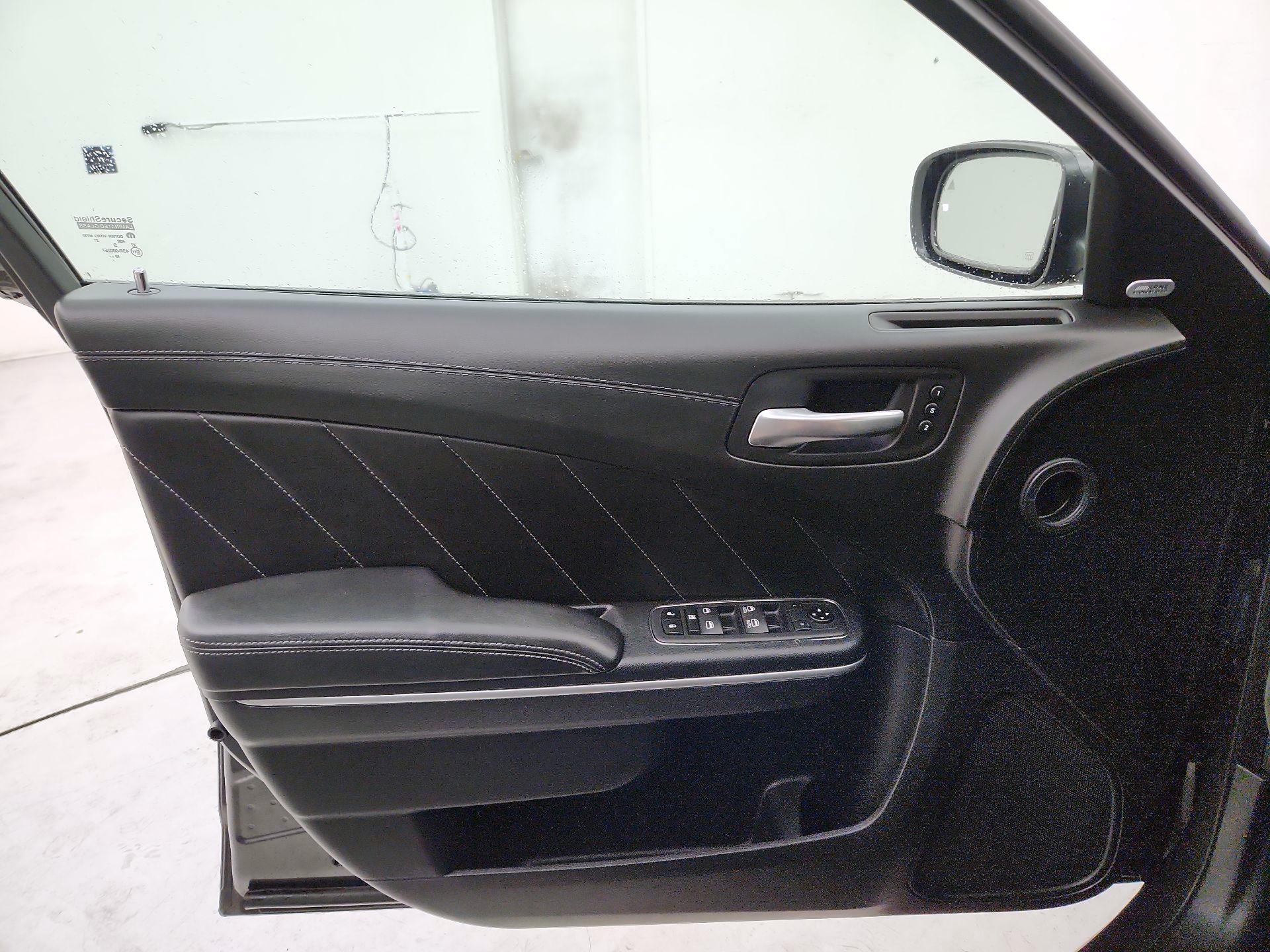 Thumbnail: 2020 Dodge Charger - 12