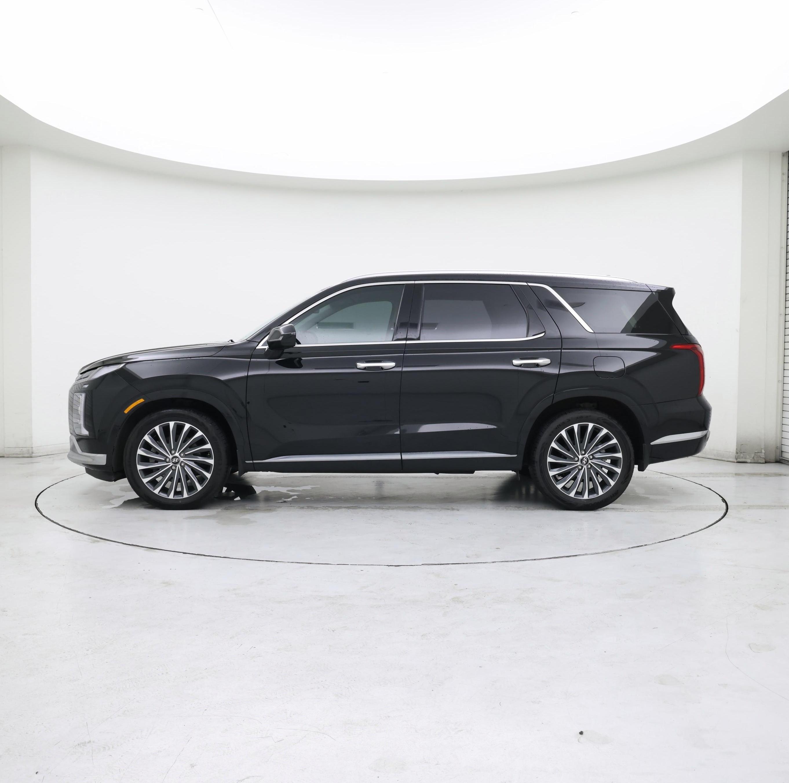 Thumbnail: 2023 Hyundai Palisade - 3