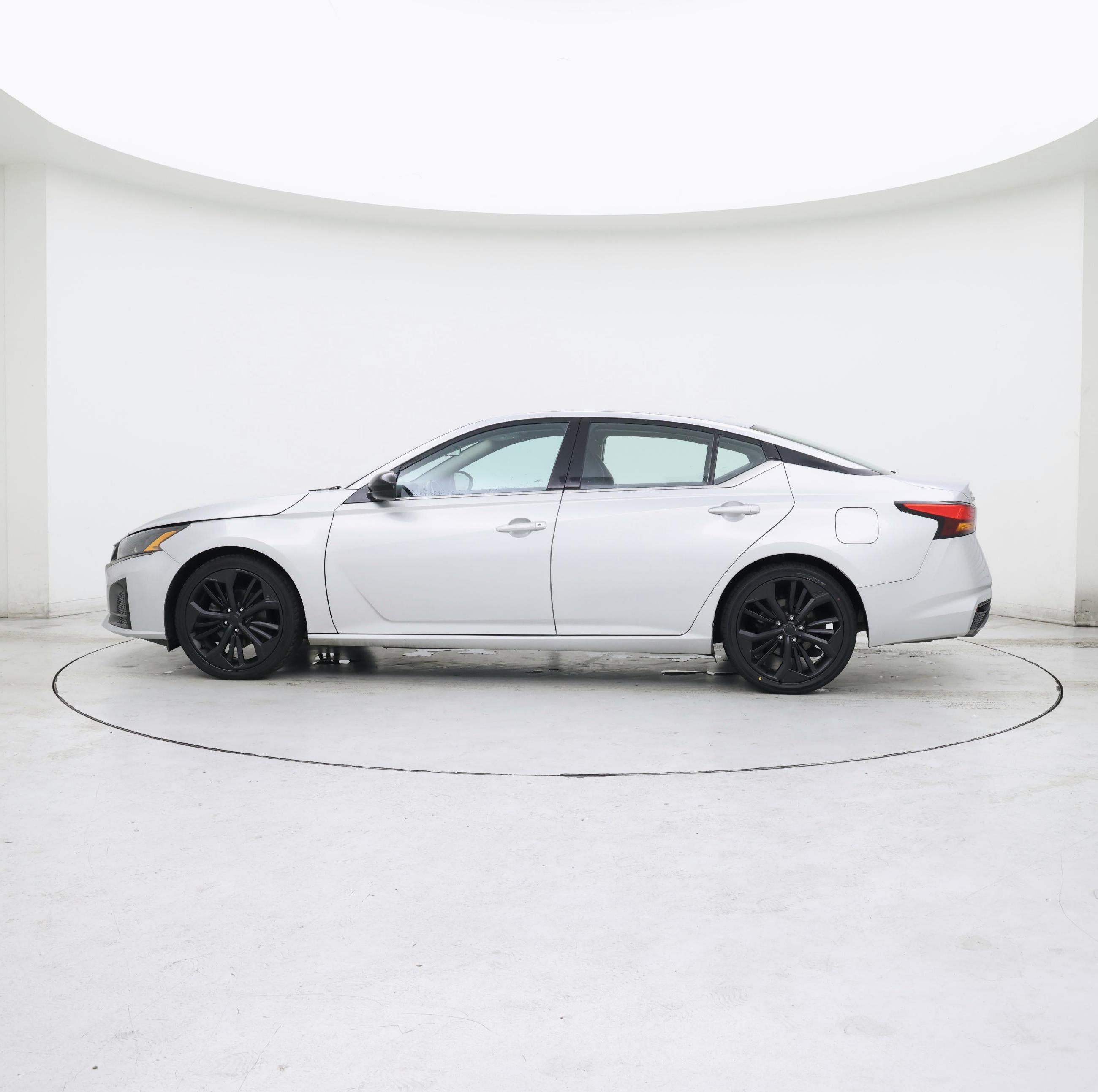 Thumbnail: 2023 Nissan Altima - 3