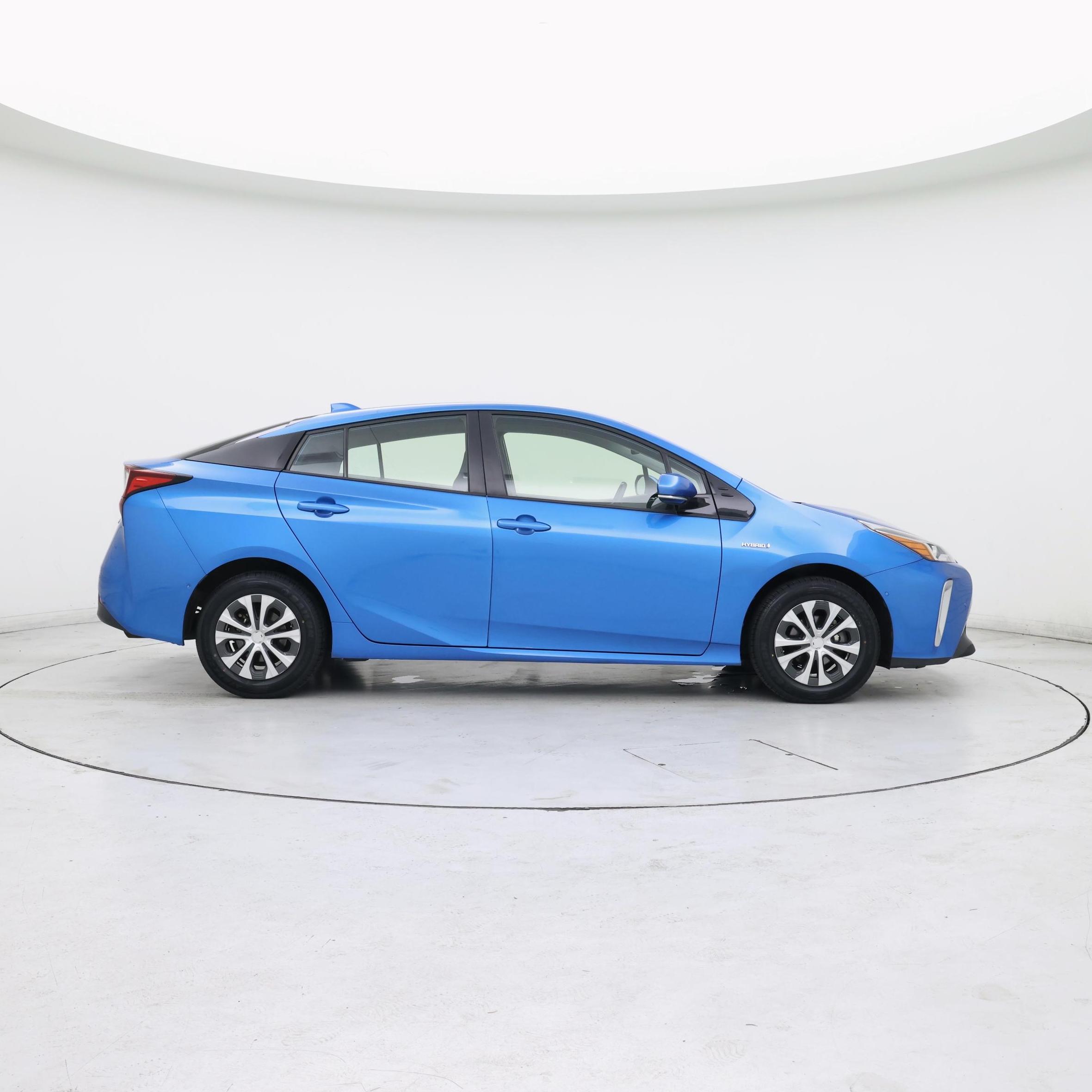 Thumbnail: 2020 Toyota Prius - 7