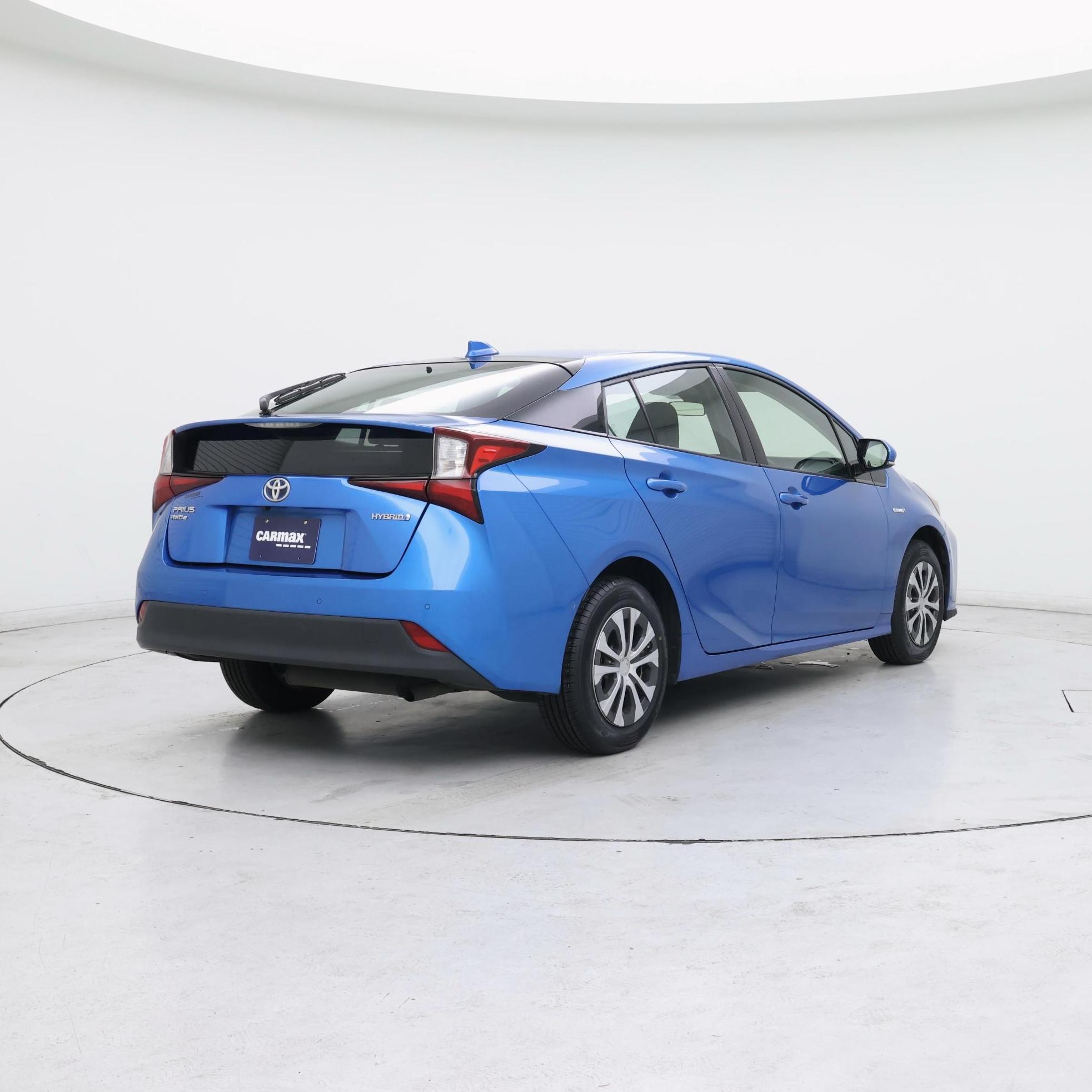 Thumbnail: 2020 Toyota Prius - 8