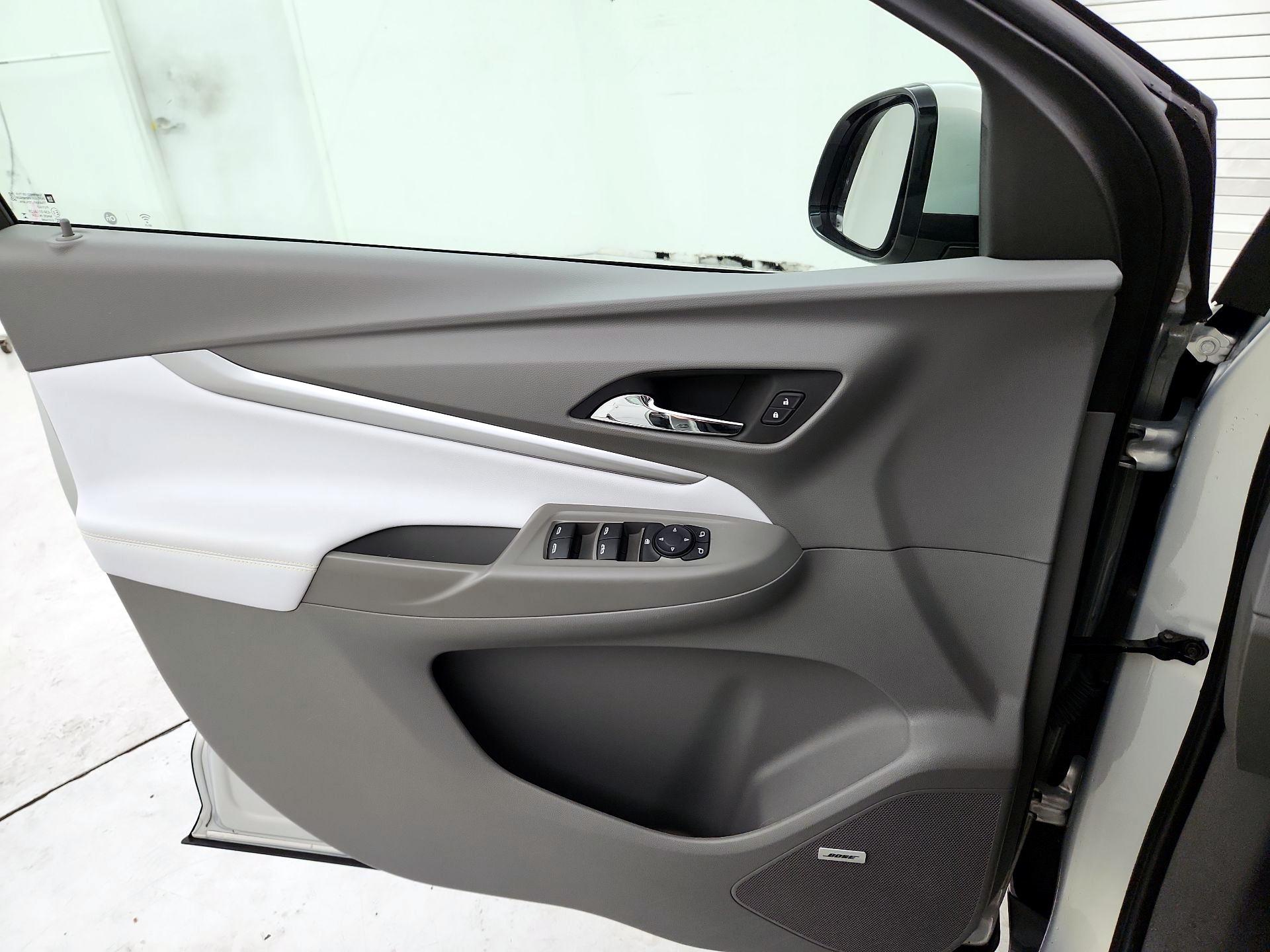 Thumbnail: 2023 Chevrolet Bolt EUV - 12