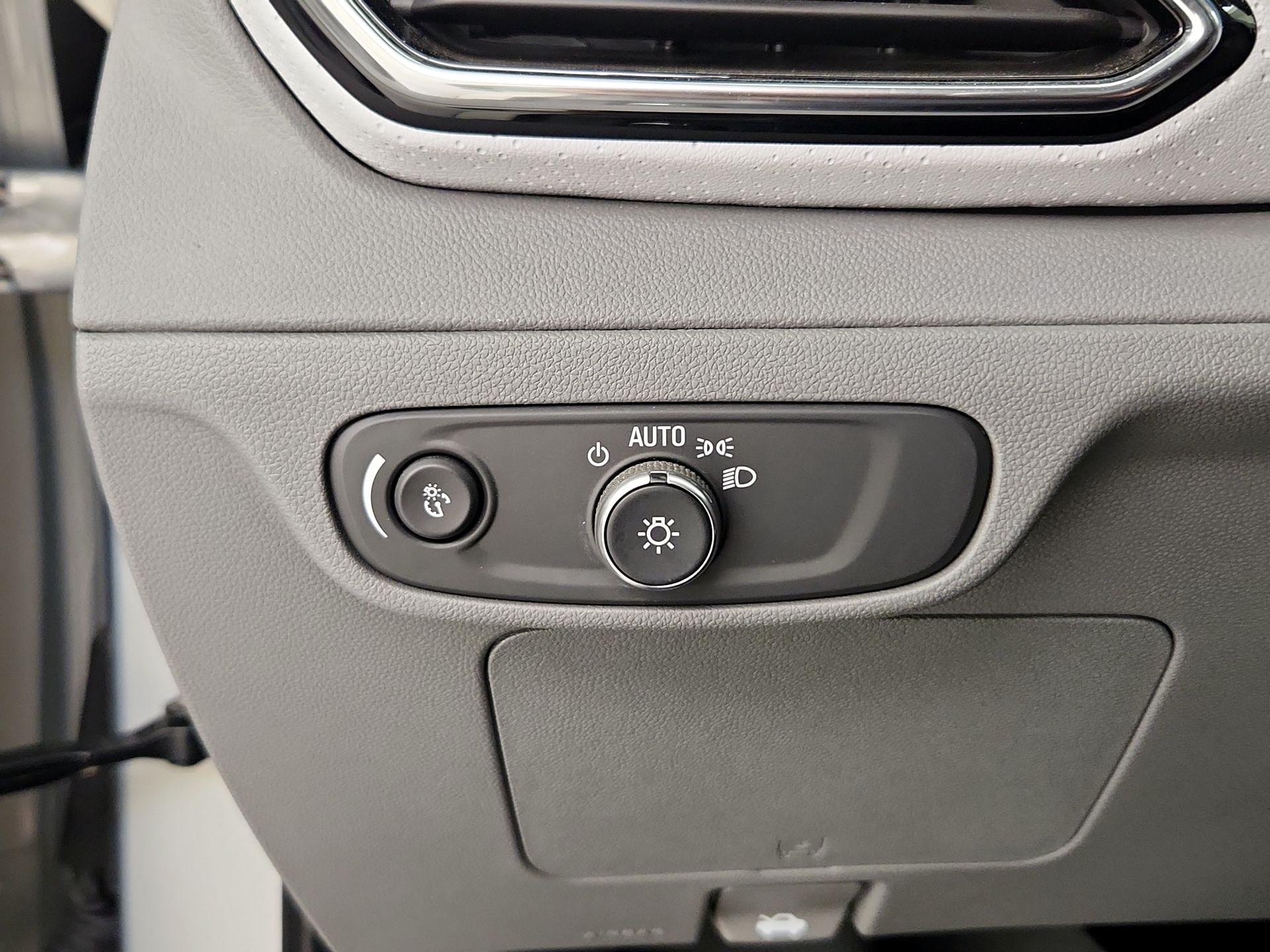 Thumbnail: 2023 Chevrolet Bolt EUV - 13