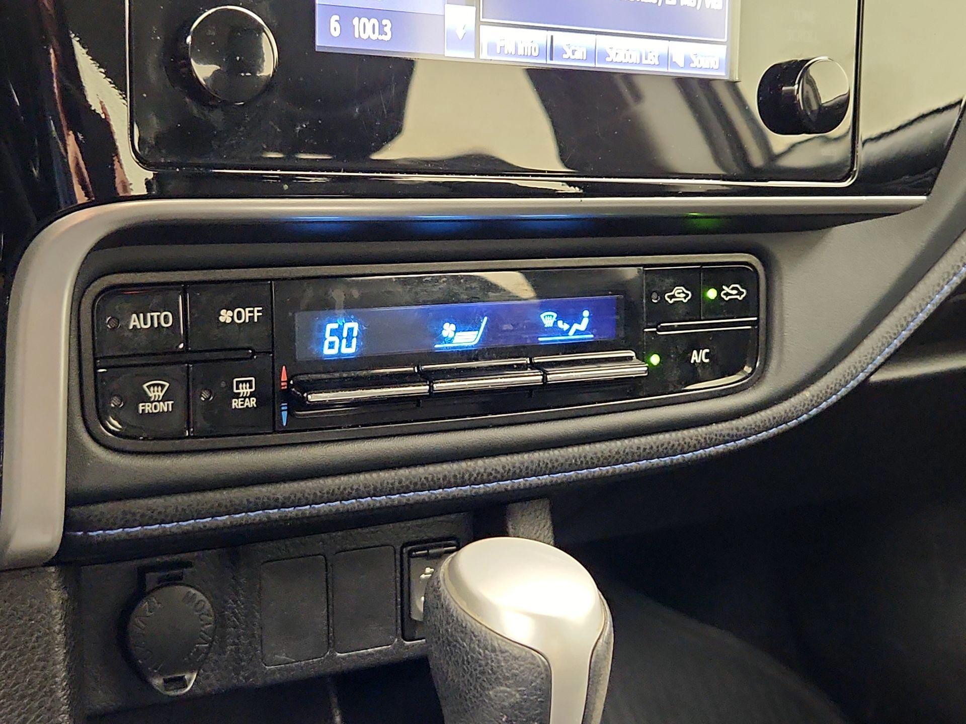 Thumbnail: 2017 Toyota Corolla - 16