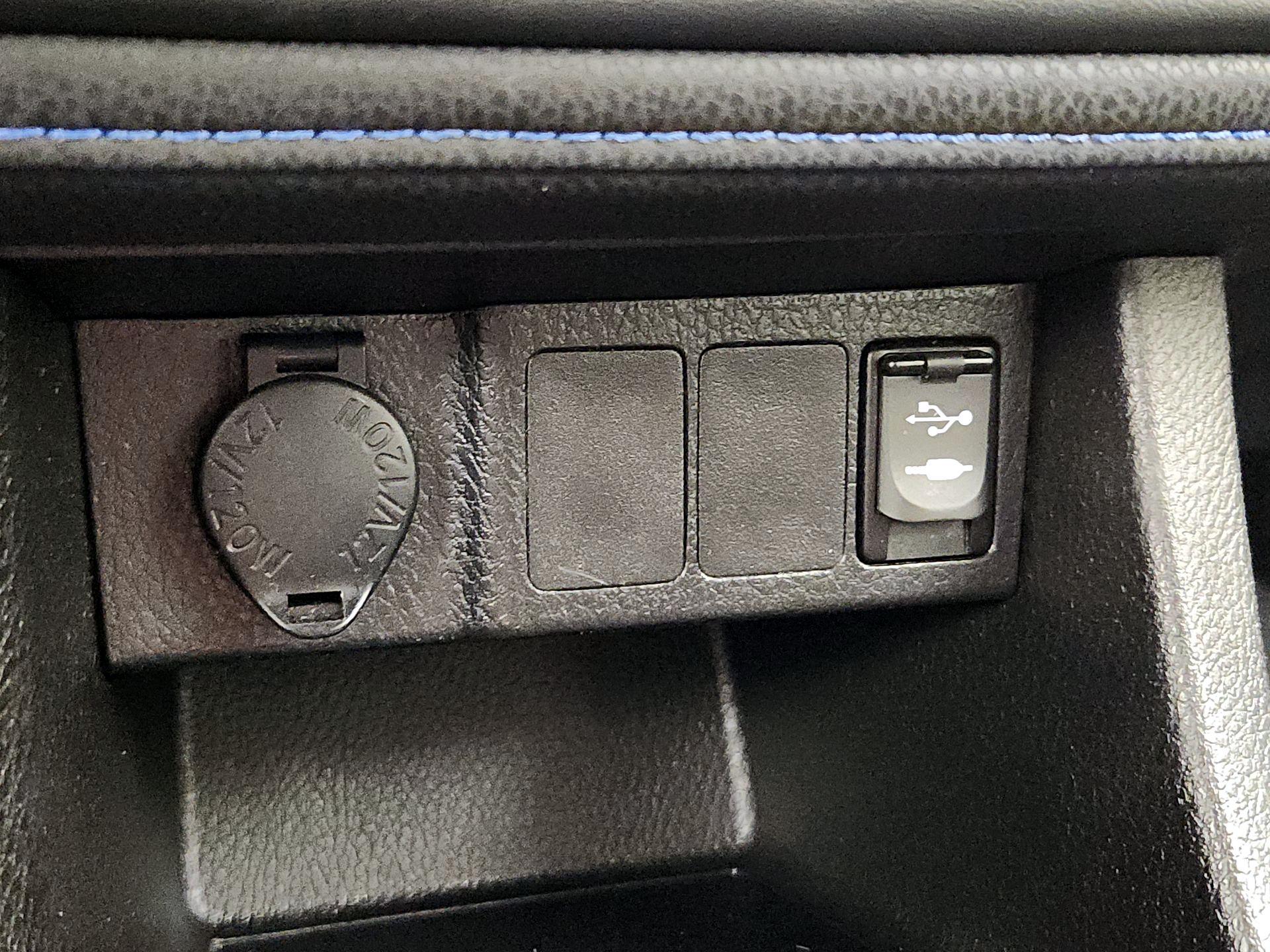 Thumbnail: 2017 Toyota Corolla - 18