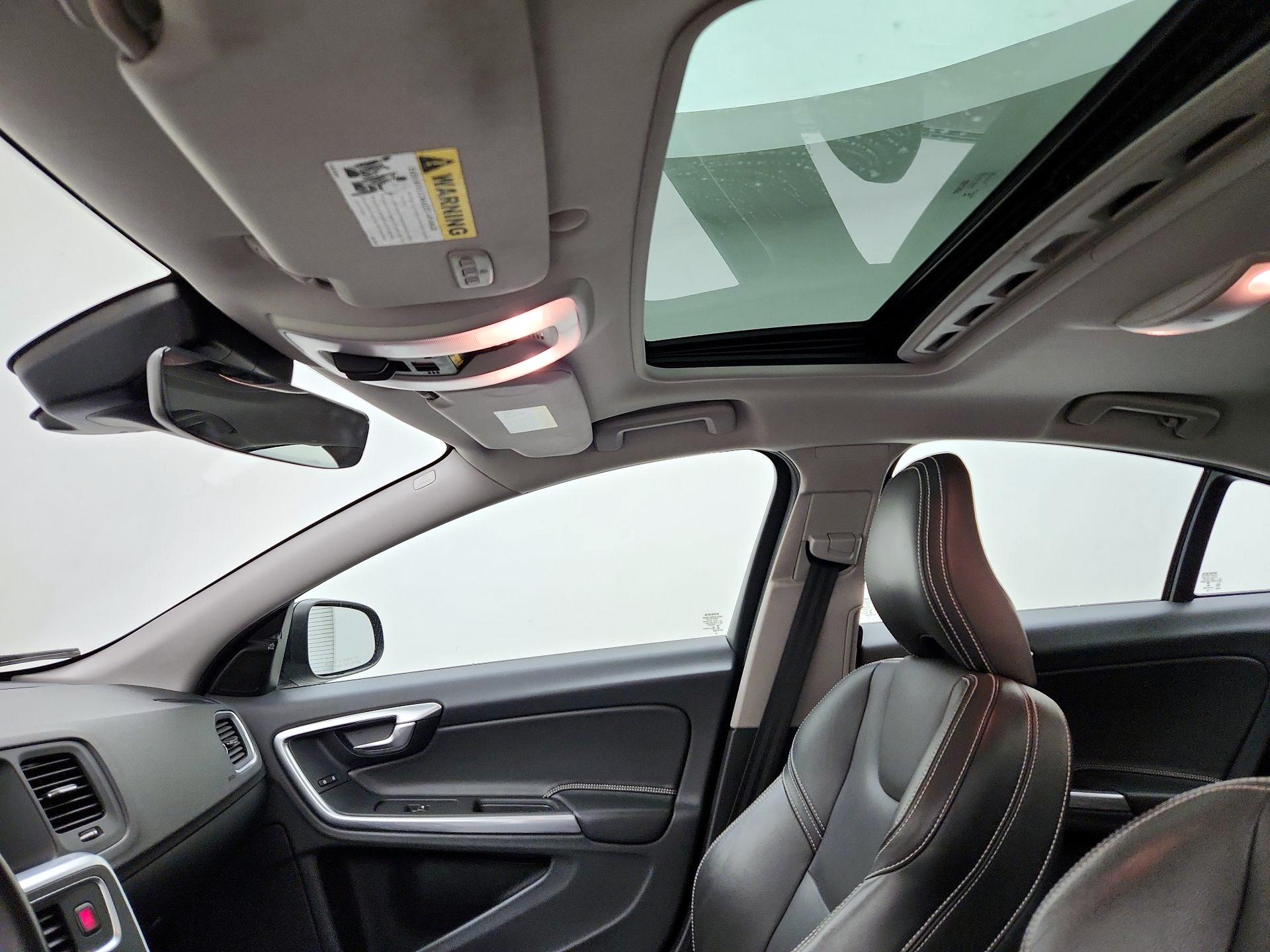 Thumbnail: 2017 Volvo S60 - 19