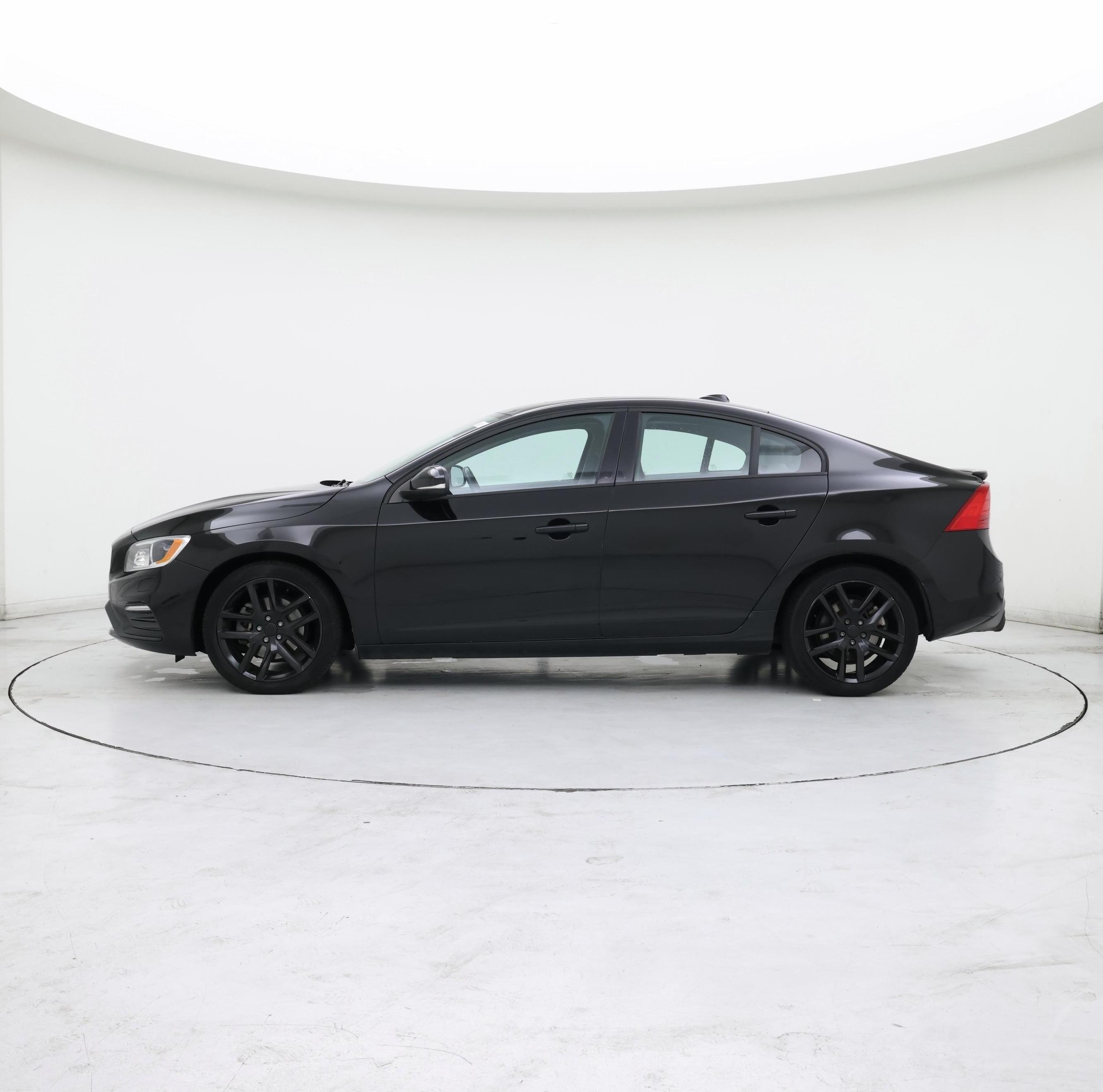 Thumbnail: 2017 Volvo S60 - 3