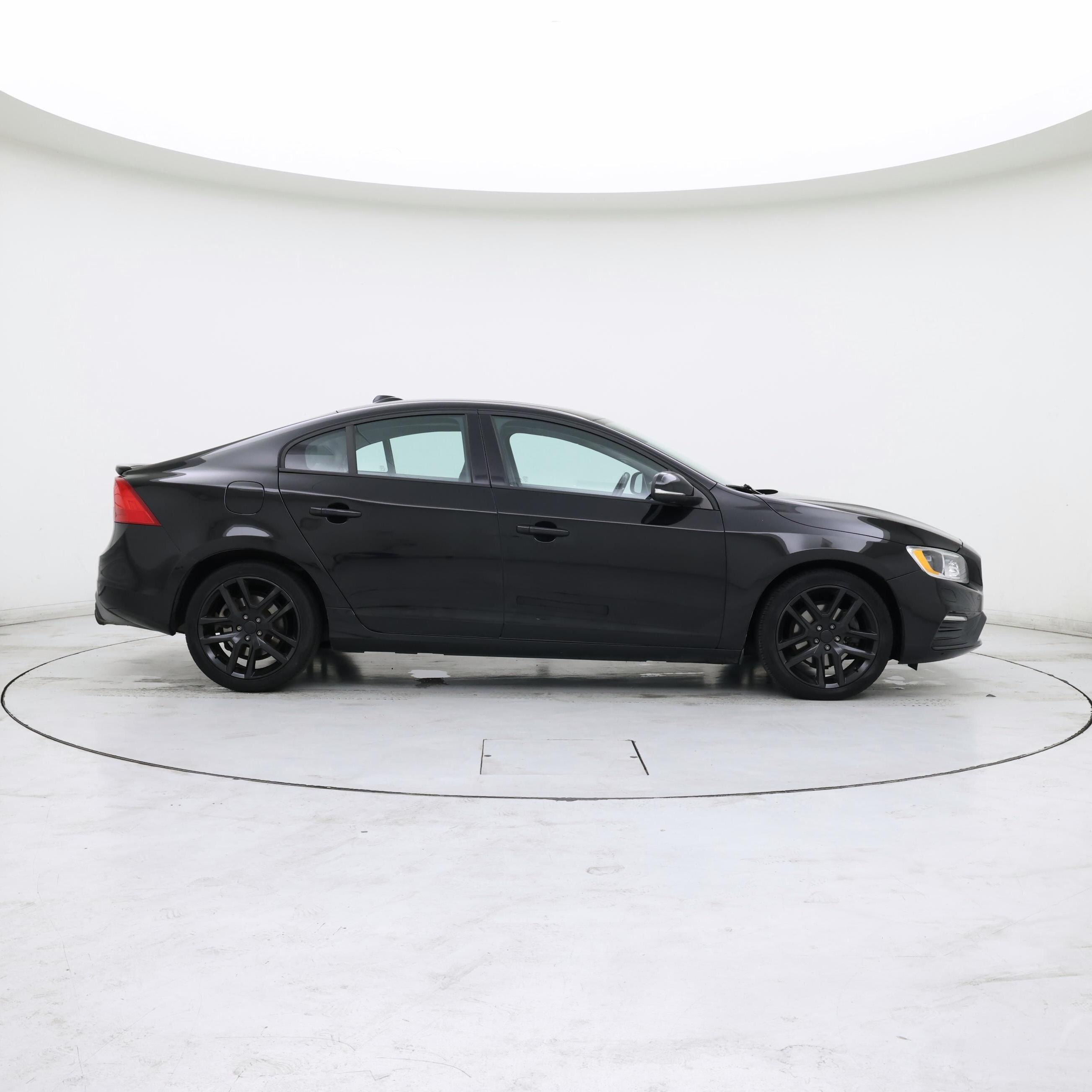 Thumbnail: 2017 Volvo S60 - 7
