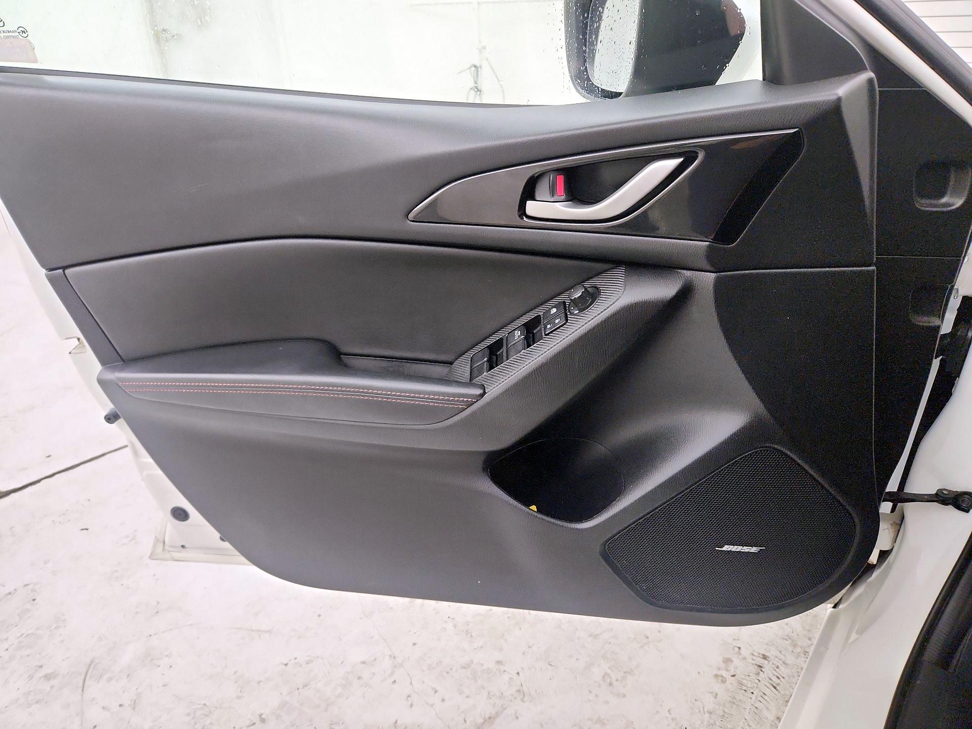 Thumbnail: 2015 Mazda Mazda3 - 12