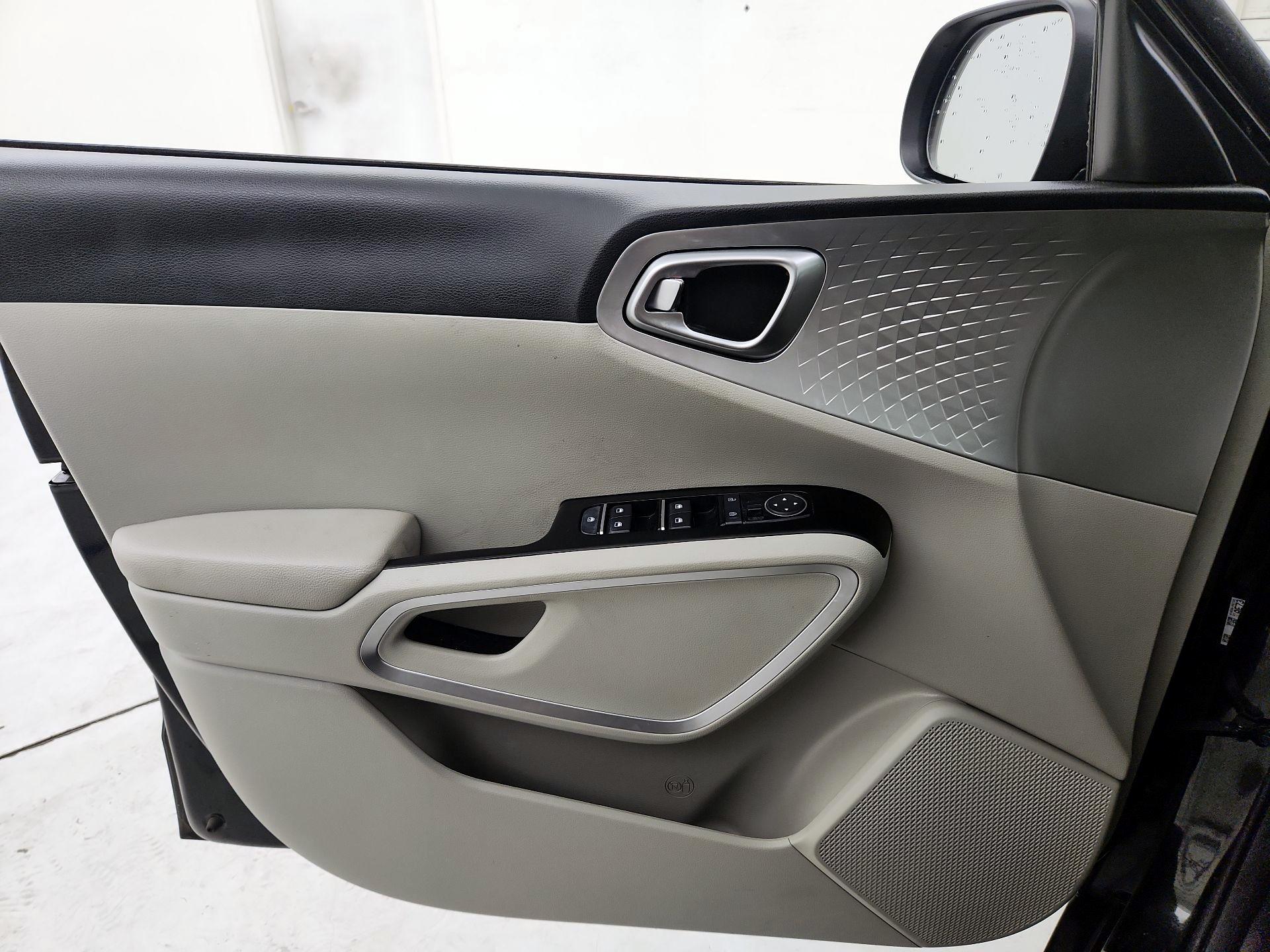 Thumbnail: 2023 Kia Soul - 12