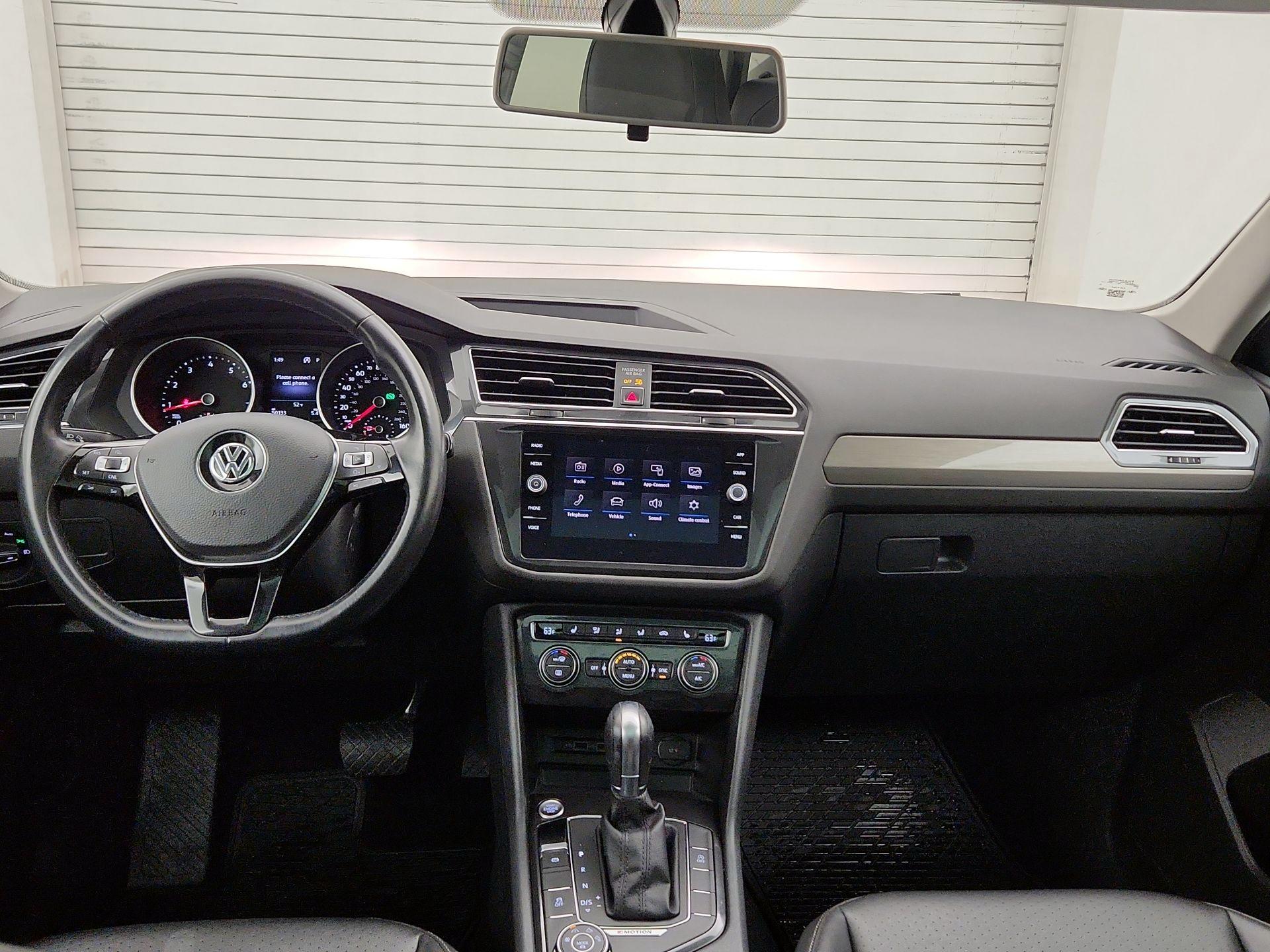 Thumbnail: 2018 Volkswagen Tiguan - 9