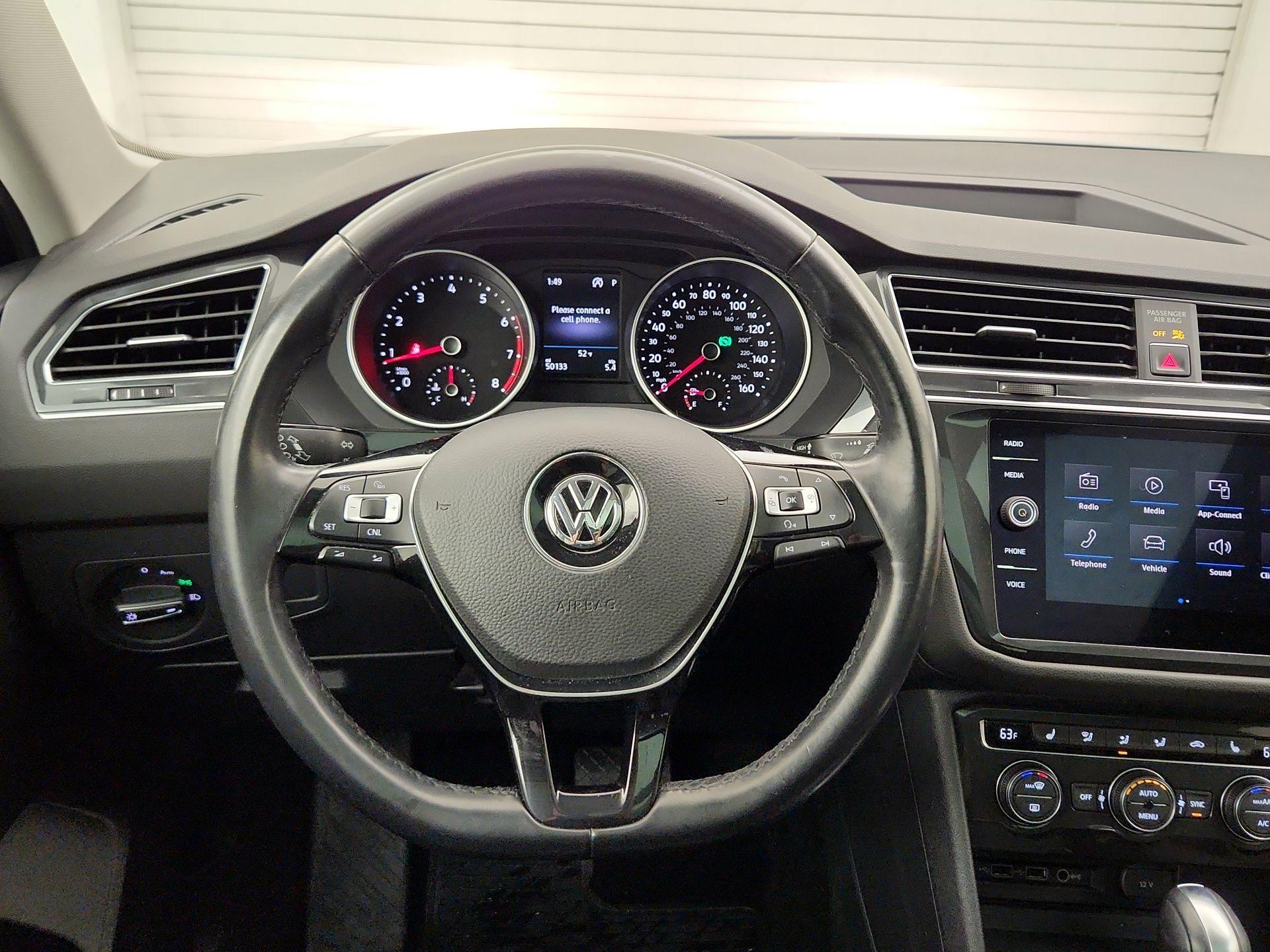 Thumbnail: 2018 Volkswagen Tiguan - 10